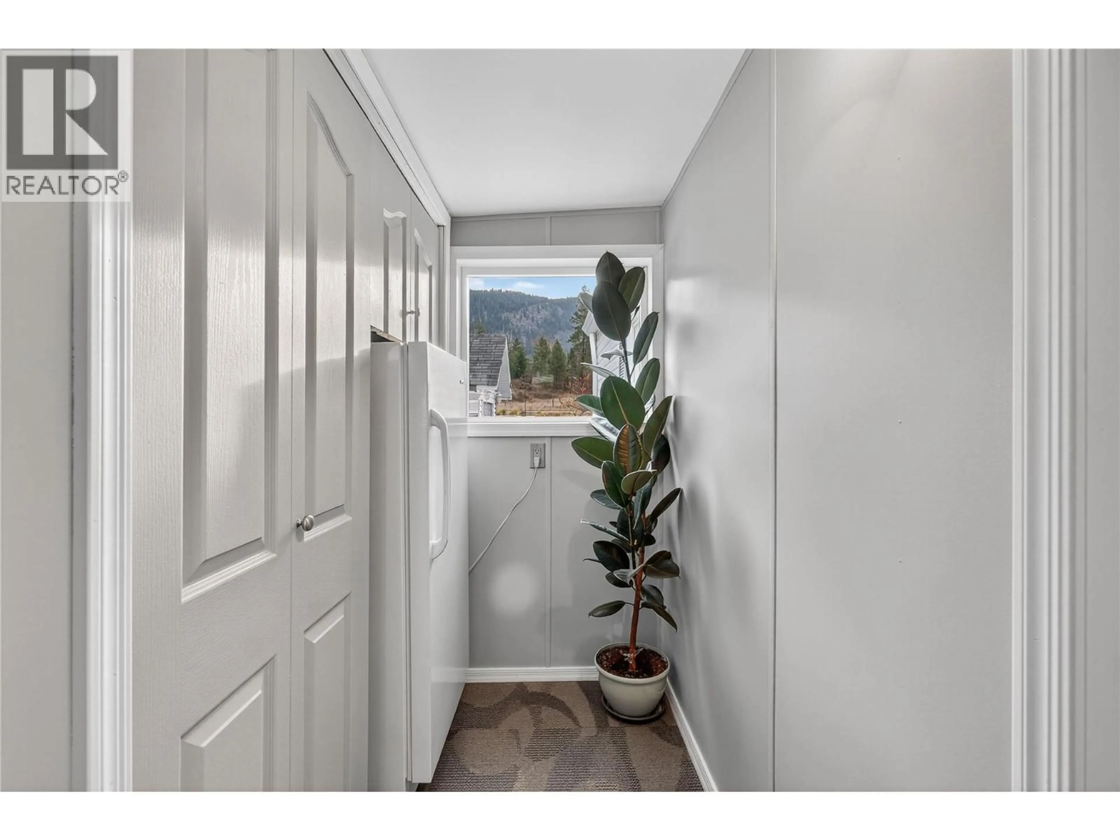 Indoor entryway for 4965 PINE ACRES ROAD, Chase British Columbia V0E1M3