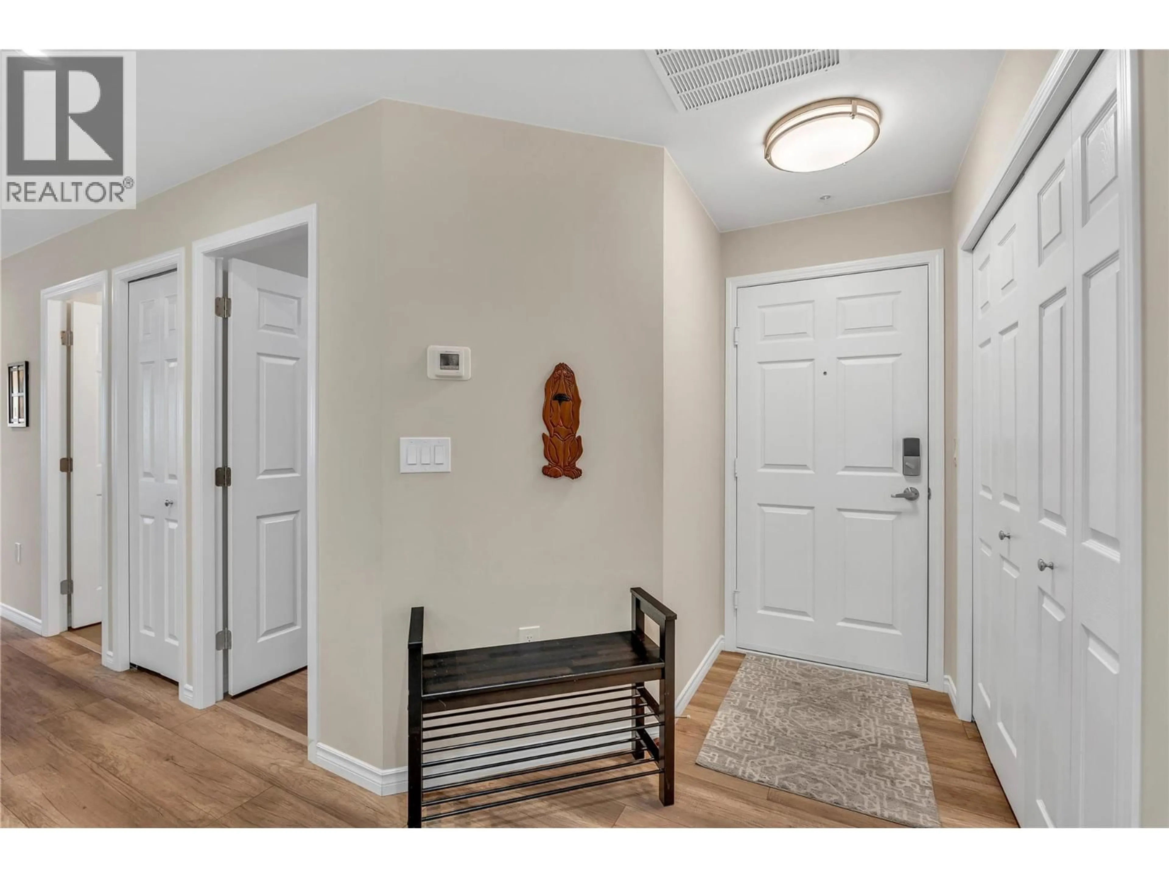 Indoor entryway for 704 - 3346 SKAHA LAKE ROAD, Penticton British Columbia V2A0H6