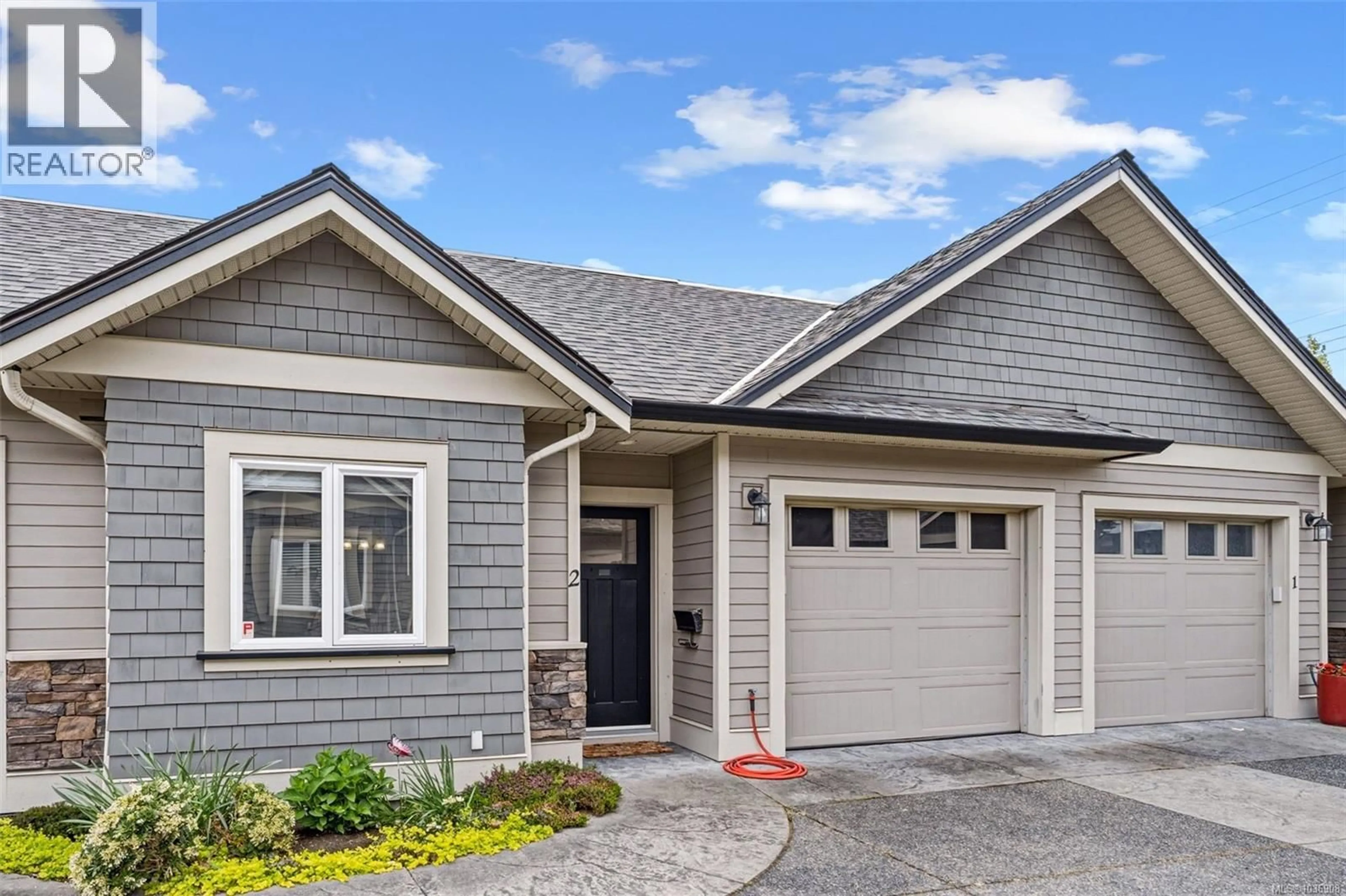 Home with vinyl exterior material, street for 2 - 9625 FIFTH STREET, Sidney British Columbia V8L2W7