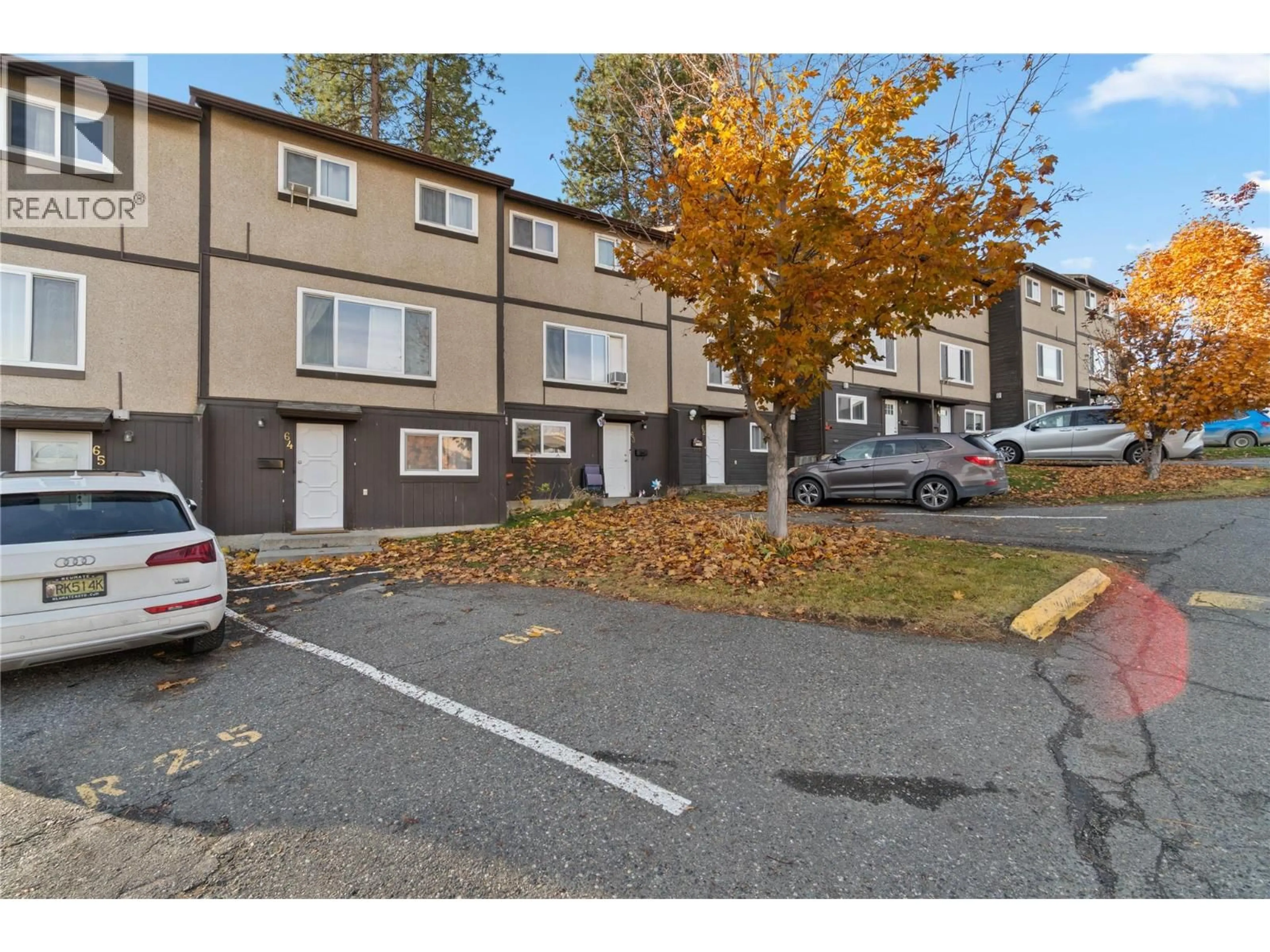A pic from outside/outdoor area/front of a property/back of a property/a pic from drone, street for 64 - 1605 SUMMIT DRIVE, Kamloops British Columbia V2E2A5