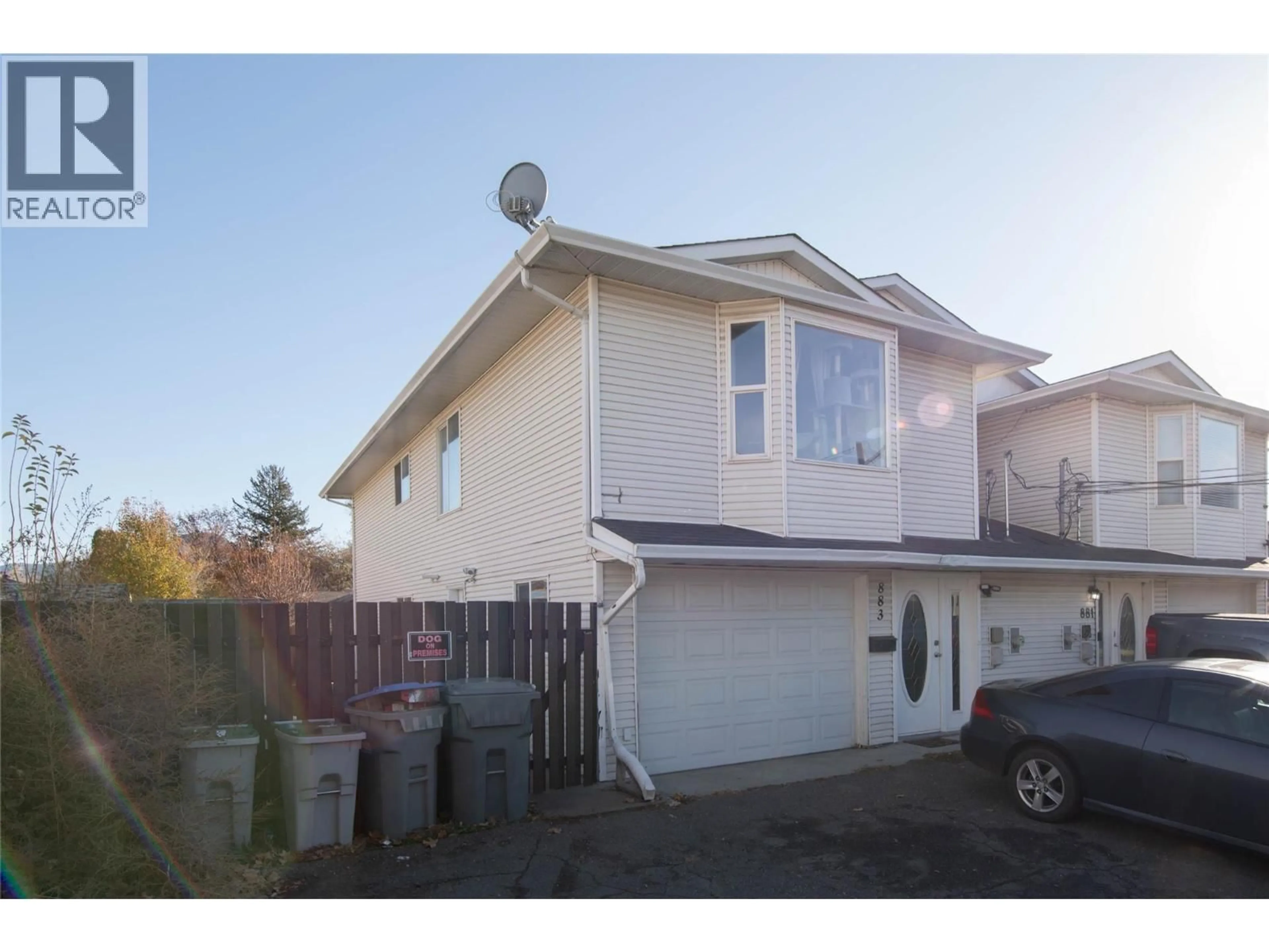A pic from outside/outdoor area/front of a property/back of a property/a pic from drone, street for 883 EVERGREEN PLACE, Kamloops British Columbia V2B5M7