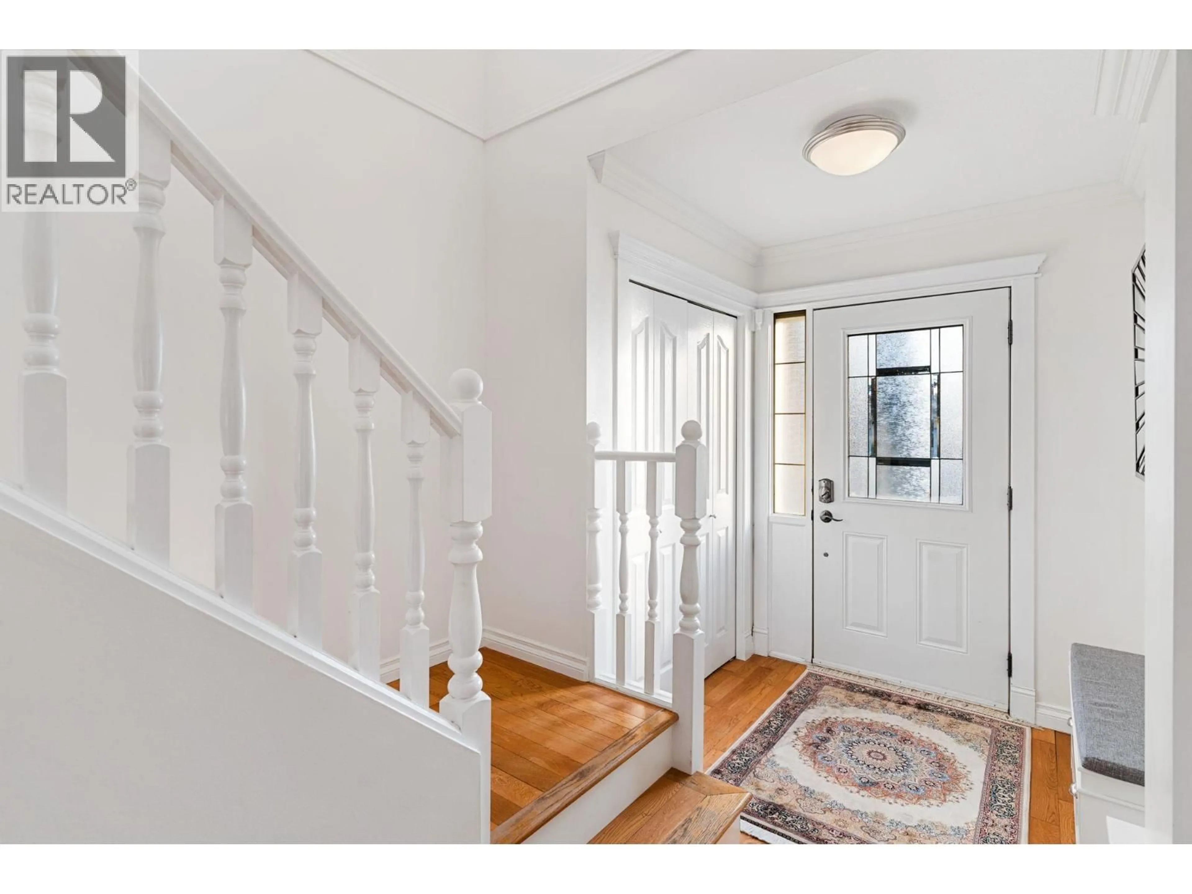 Indoor entryway for 1852 PORTLAND PLACE, Kelowna British Columbia V1V1P9