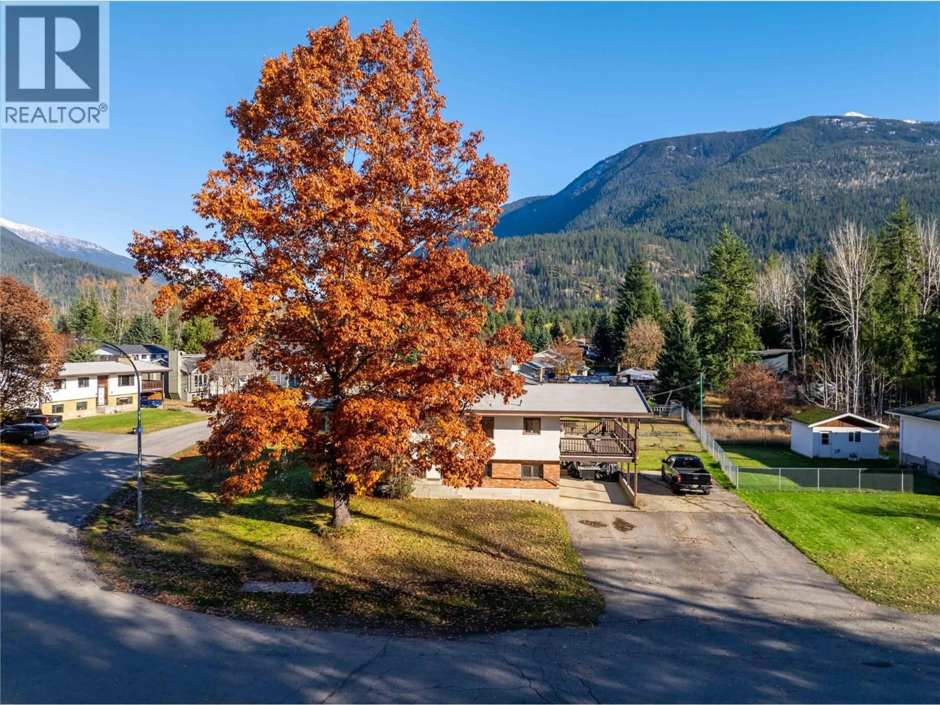 A pic from outside/outdoor area/front of a property/back of a property/a pic from drone, mountain view for 1509 MOUNTAIN VIEW DRIVE, Revelstoke British Columbia V0E2S1