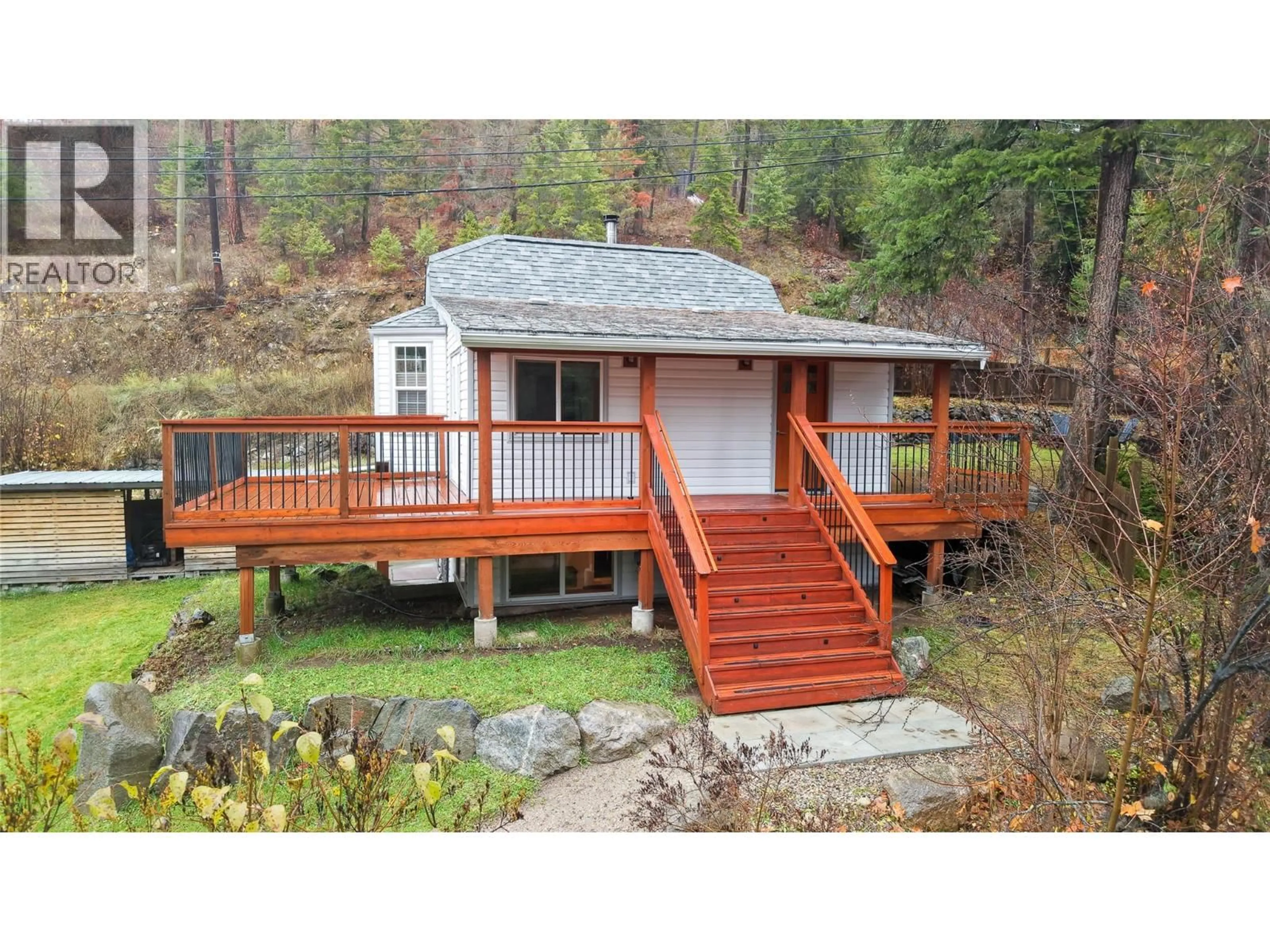 Home with vinyl exterior material, unknown for 3619 SOUTH SLOCAN VILLAGE ROAD, Bonnington British Columbia V0G2G3