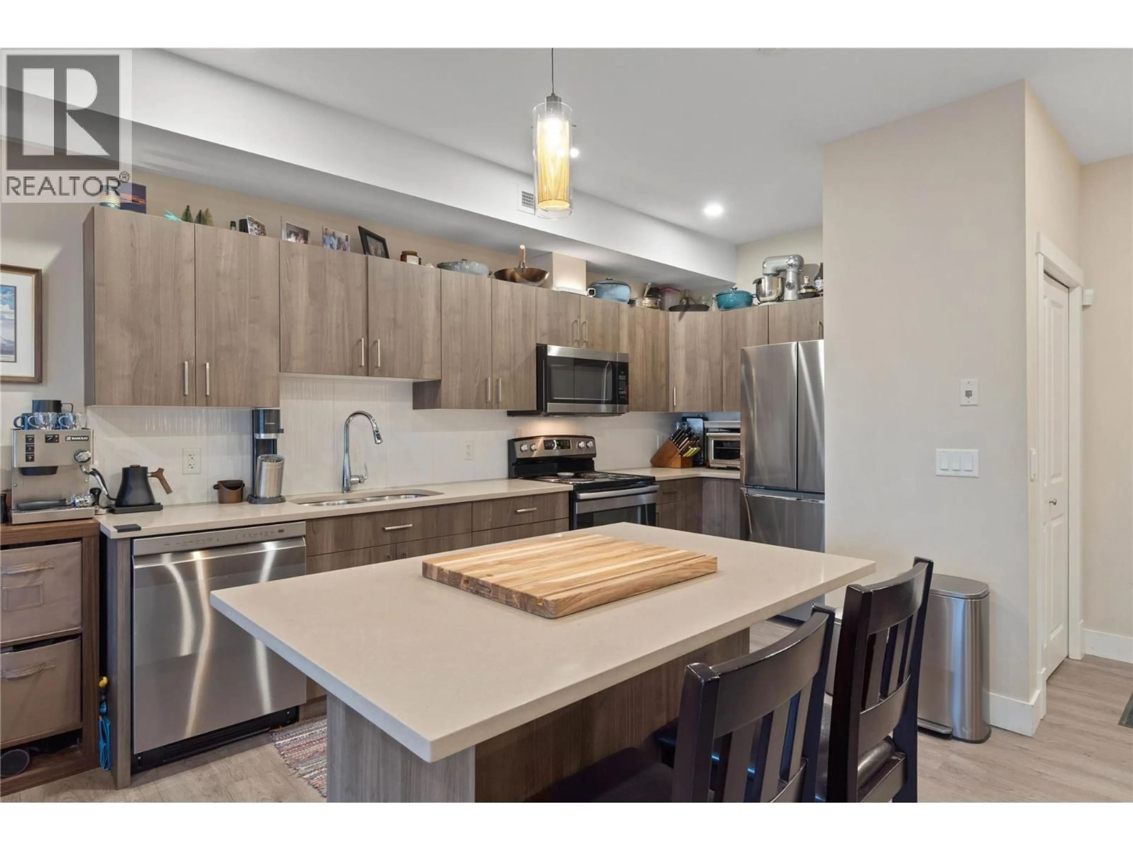 Open concept kitchen, unknown for 204 - 777 BATTLE STREET, Kamloops British Columbia V2C2M6