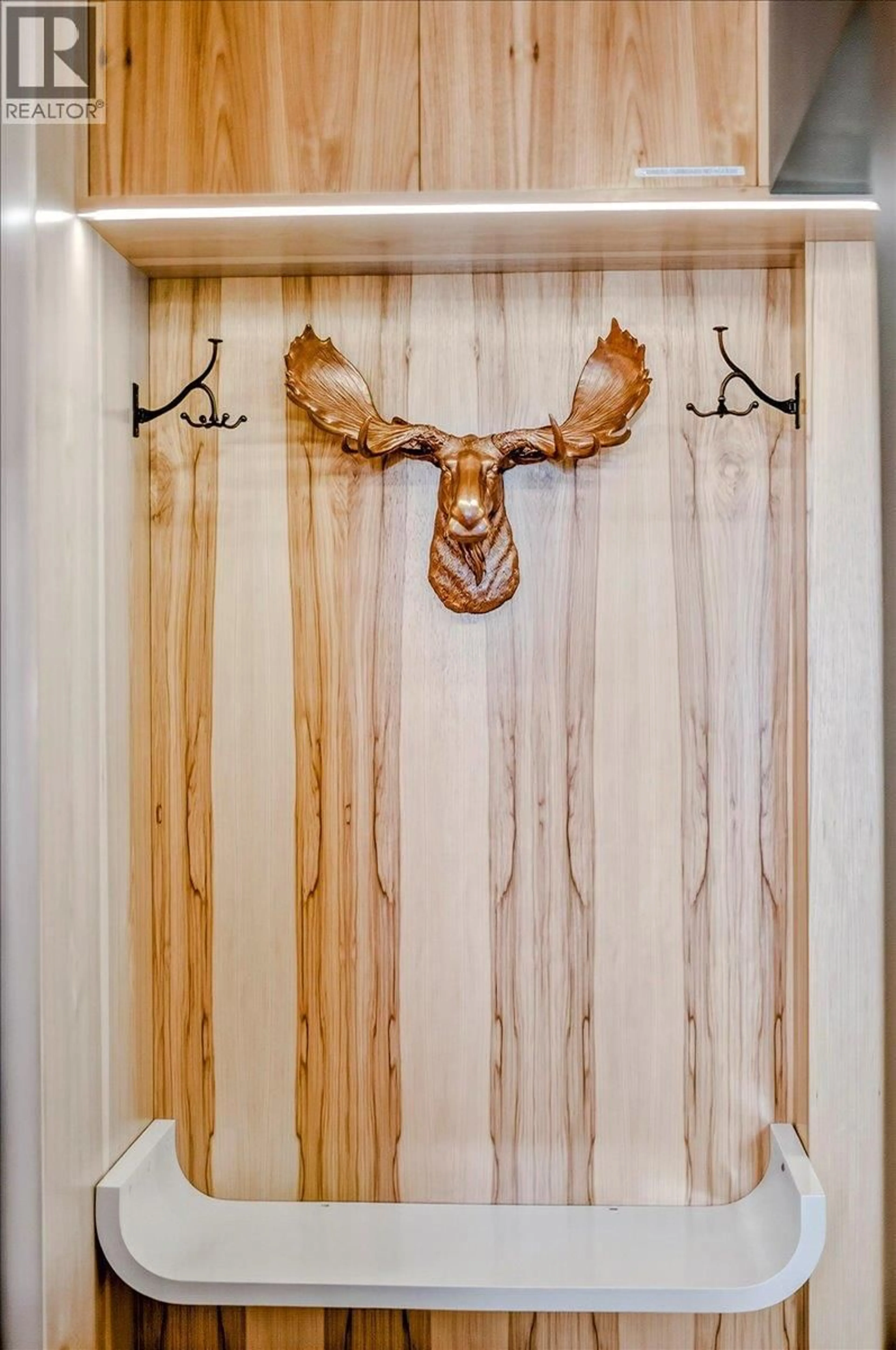 Indoor entryway for 121 - 5258 HIGHLINE DRIVE, Fernie British Columbia V0B1M6