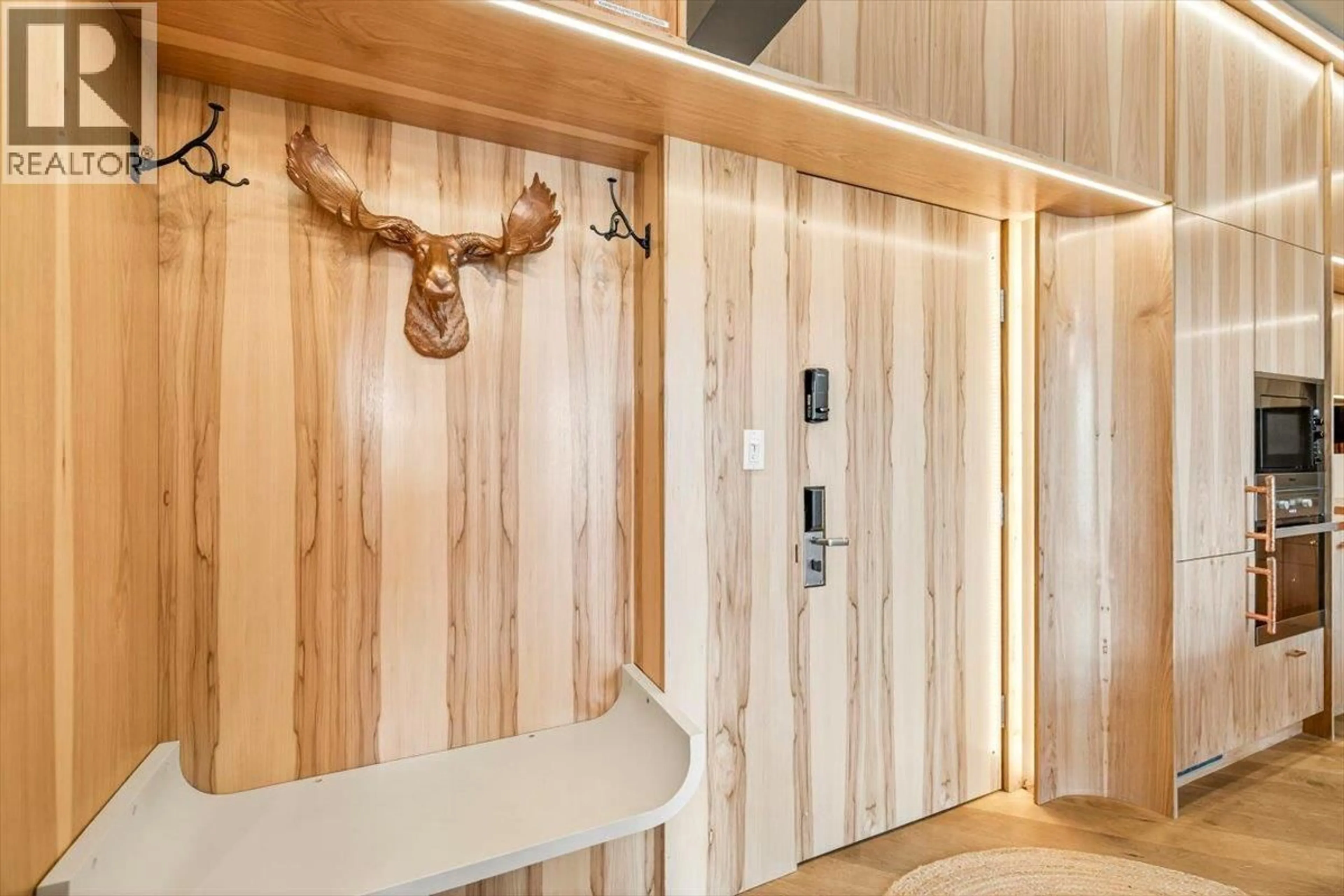 Indoor entryway for 121 - 5258 HIGHLINE DRIVE, Fernie British Columbia V0B1M6