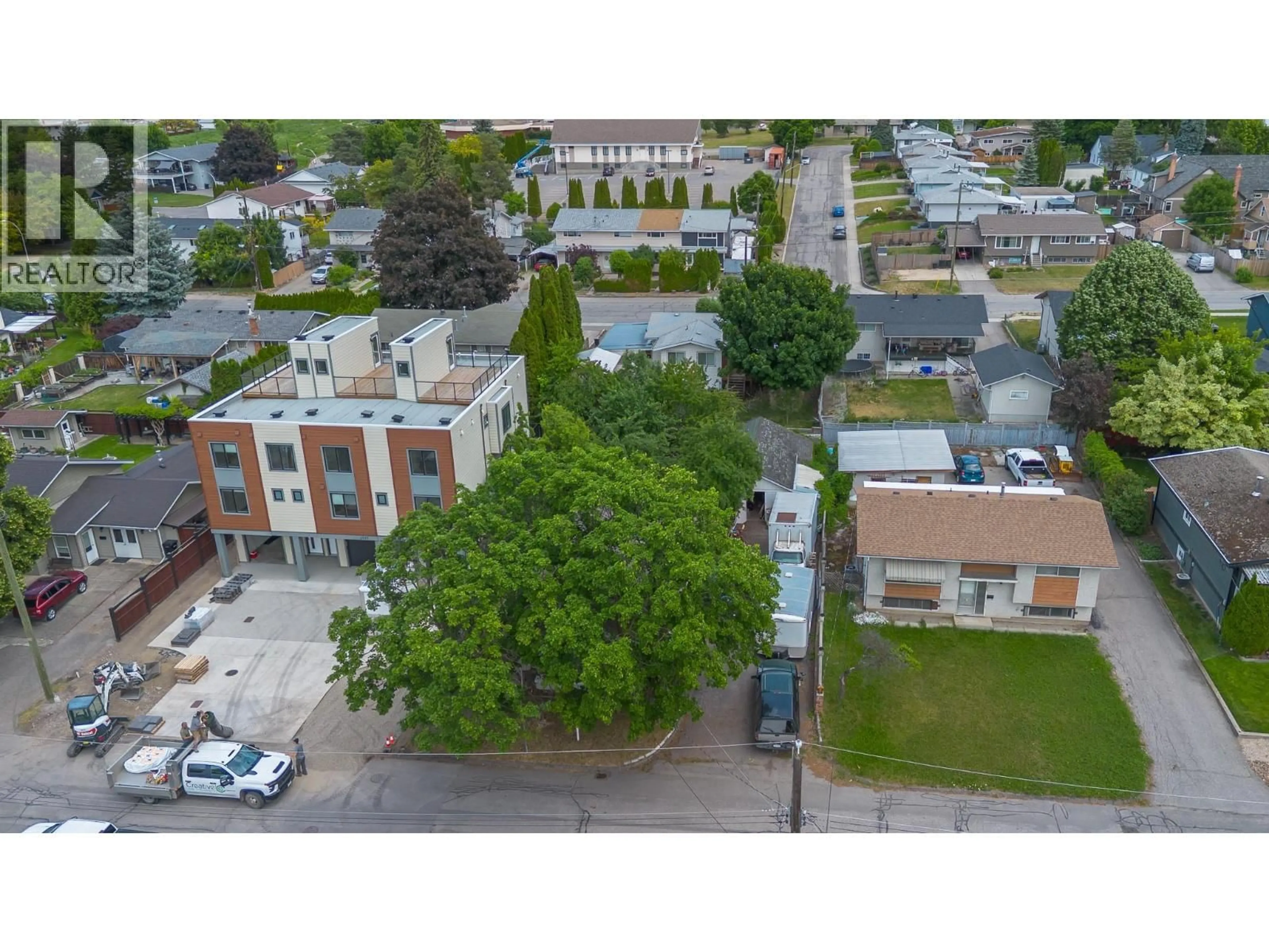 A pic from outside/outdoor area/front of a property/back of a property/a pic from drone, unknown for 3905 26 STREET, Vernon British Columbia V1T3J2