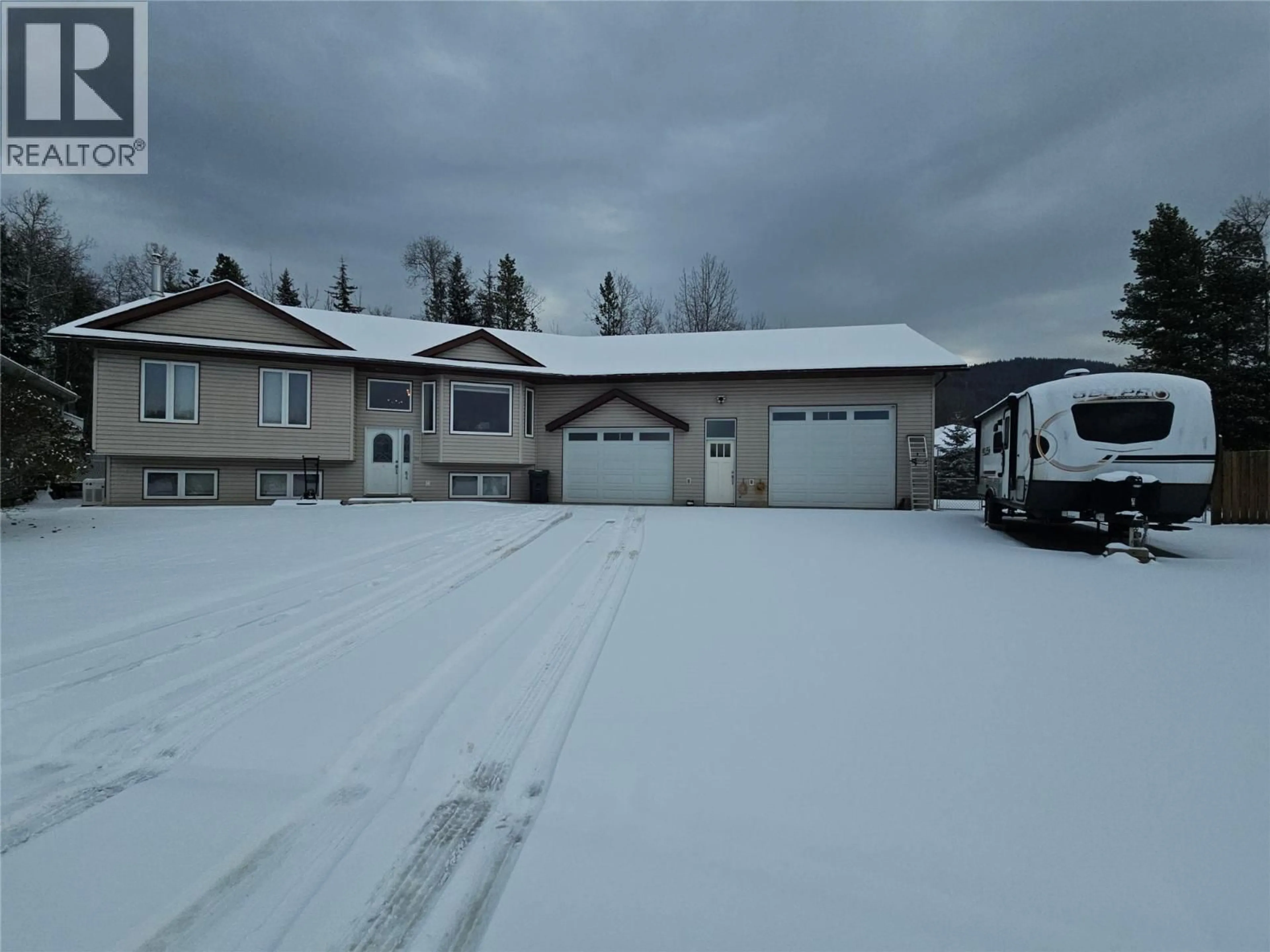 Unknown for 84 WOLVERINE AVENUE, Tumbler Ridge British Columbia V0C2W0