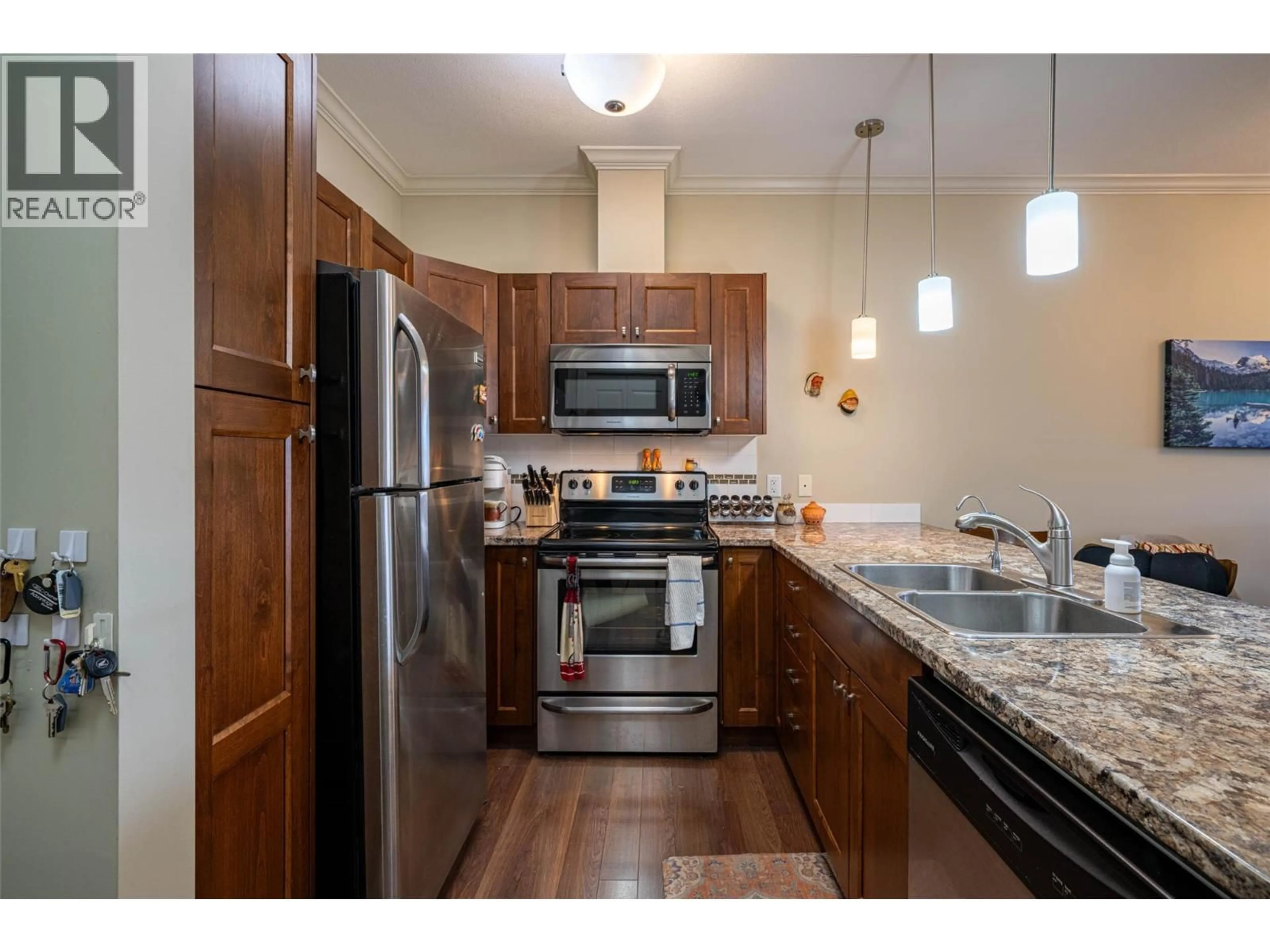 Standard kitchen, unknown for 402 - 3010 35 STREET, Vernon British Columbia V1T0A7