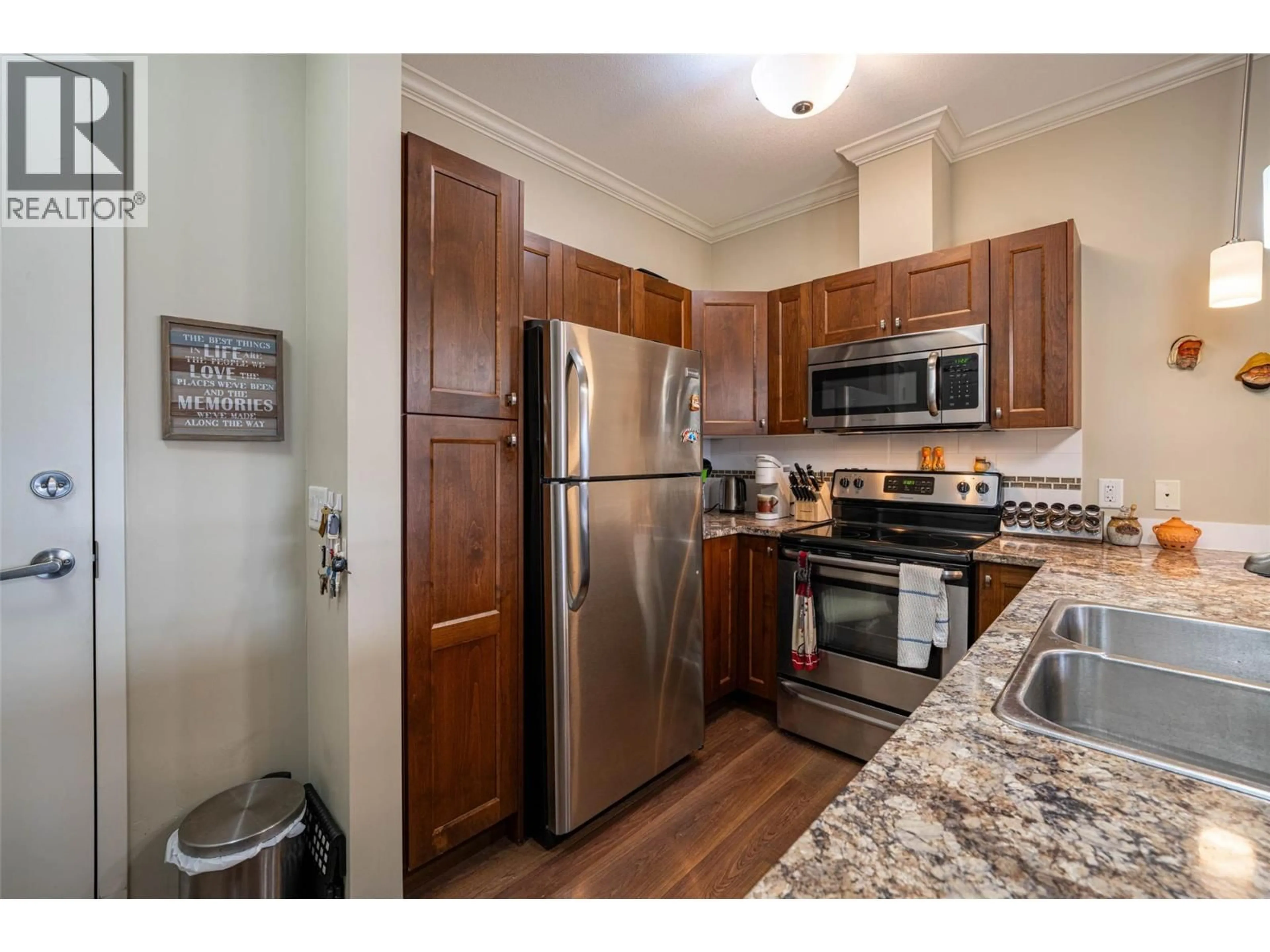 Standard kitchen, unknown for 402 - 3010 35 STREET, Vernon British Columbia V1T0A7