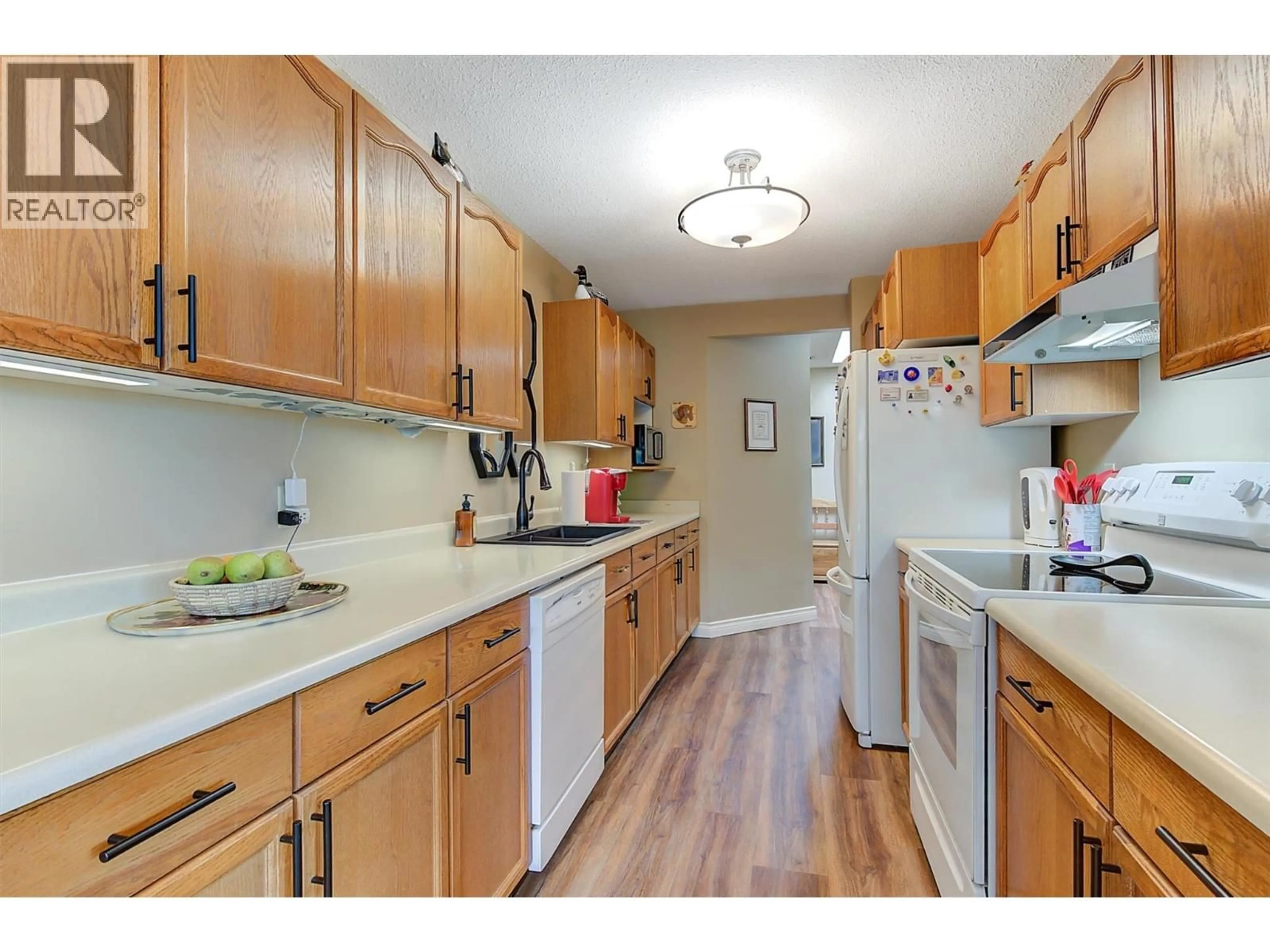 Standard kitchen, unknown for 307 - 3815 BROWN ROAD, West Kelowna British Columbia V4T1R8