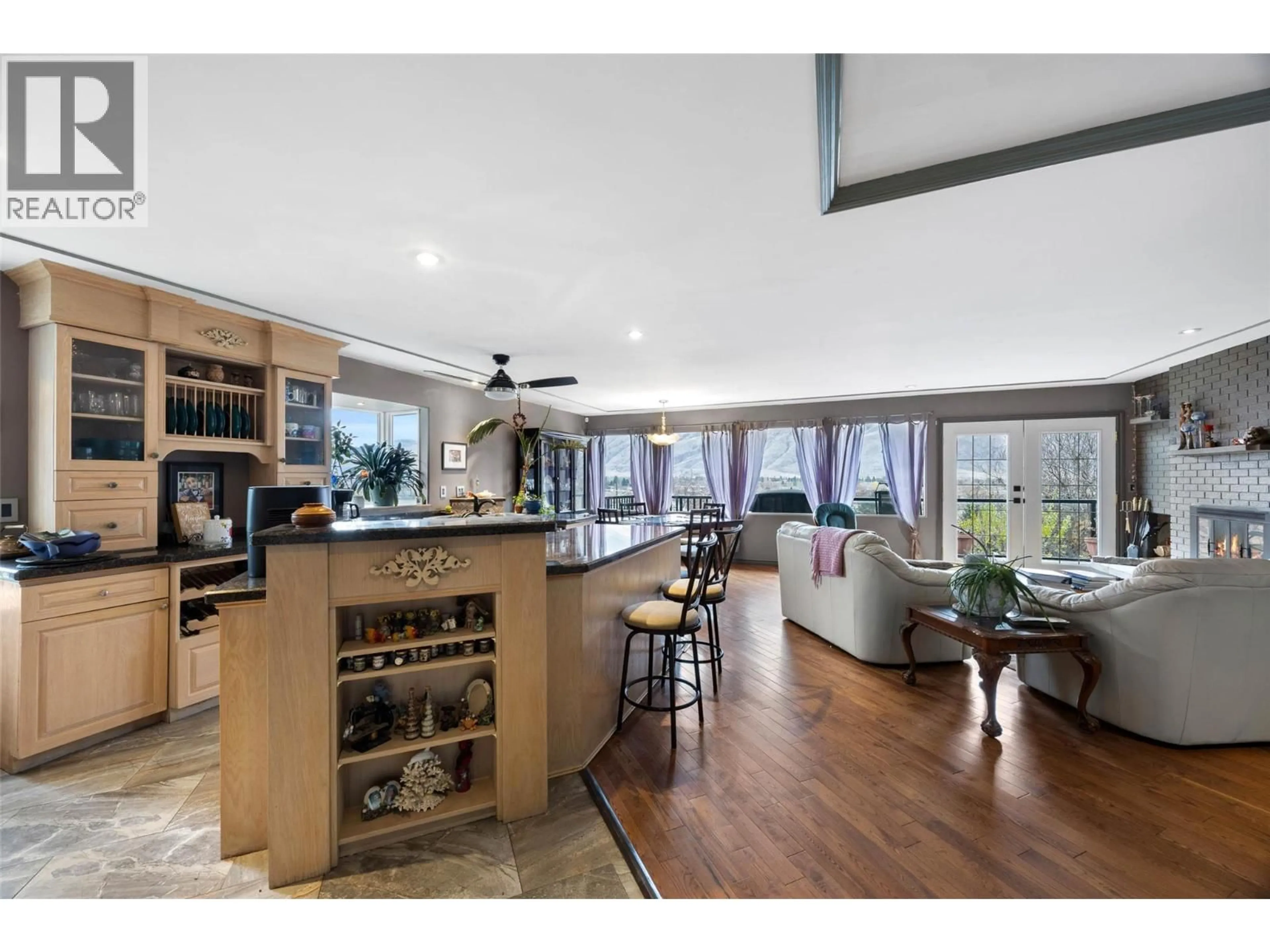 Open concept kitchen, unknown for 2481 PARKVIEW DRIVE, Kamloops British Columbia V2B7J3