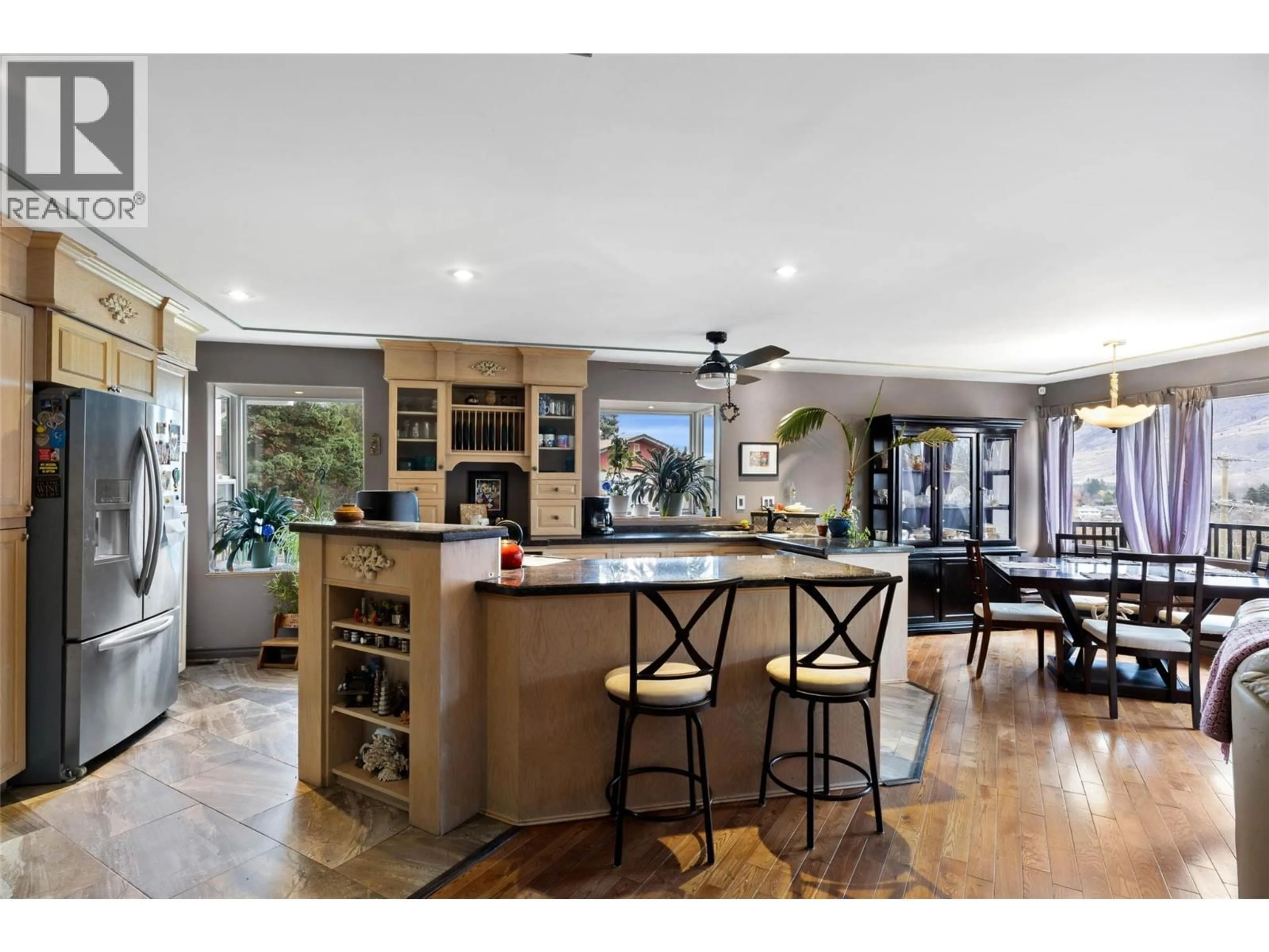 Open concept kitchen, unknown for 2481 PARKVIEW DRIVE, Kamloops British Columbia V2B7J3