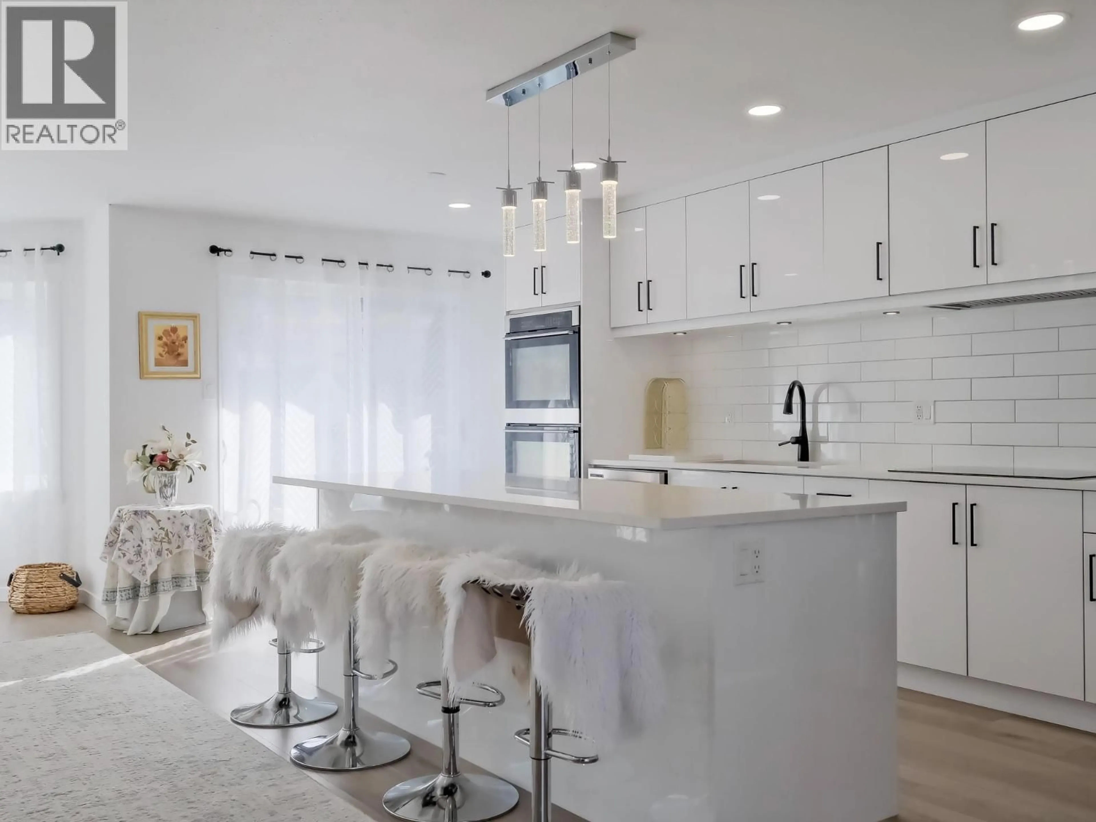 Contemporary kitchen, ceramic/tile floor for 112 UPLANDS PLACE, Penticton British Columbia V2A7Y1
