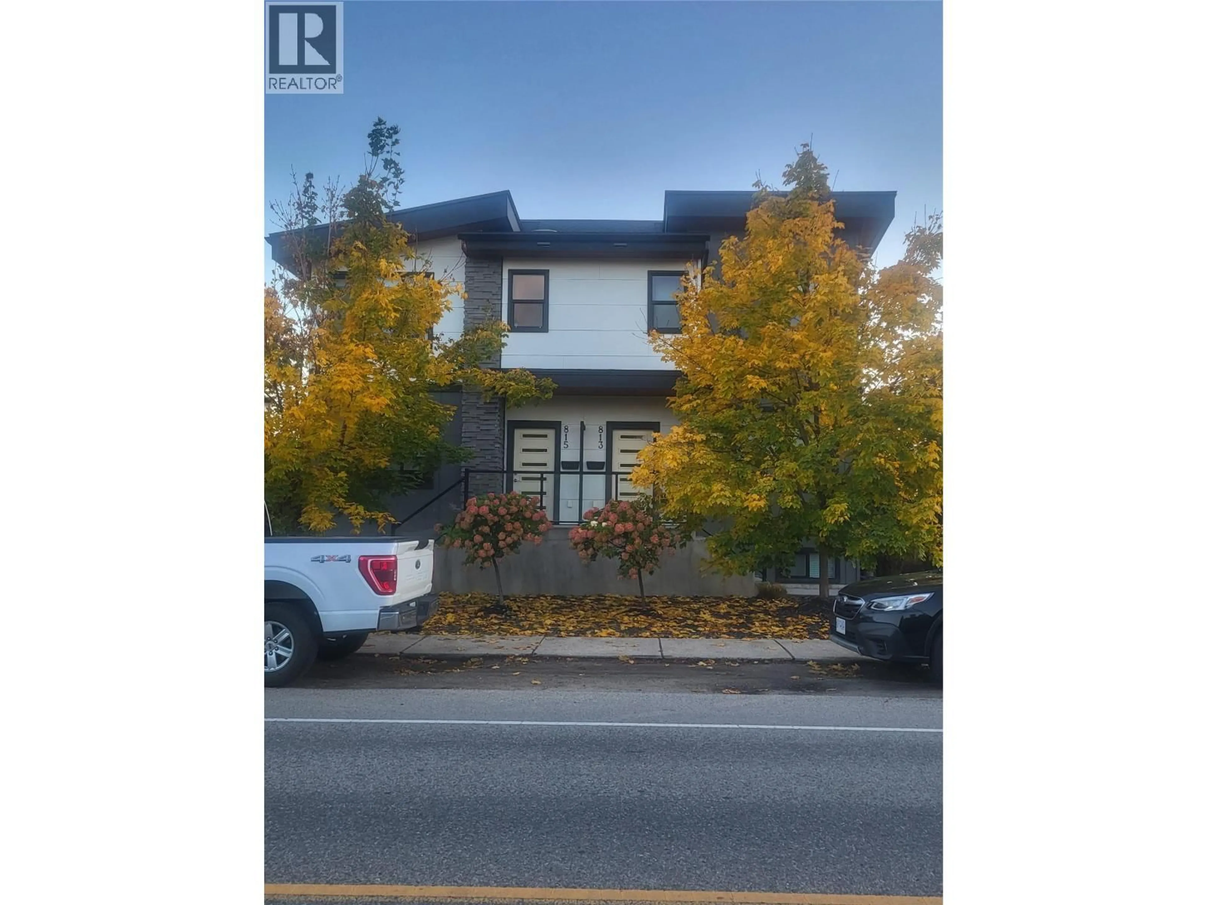 A pic from outside/outdoor area/front of a property/back of a property/a pic from drone, street for 813 ROSE AVENUE, Kelowna British Columbia V1Y5K3