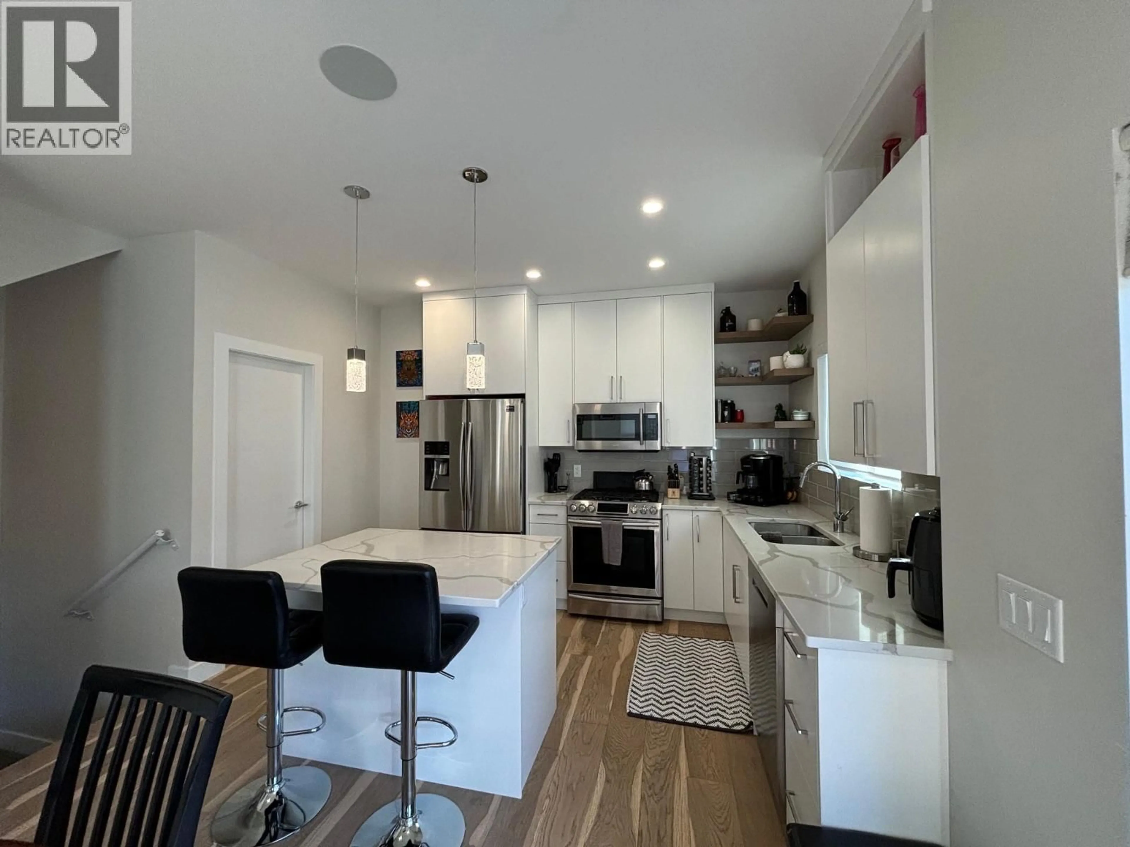 Open concept kitchen, unknown for 813 ROSE AVENUE, Kelowna British Columbia V1Y5K3