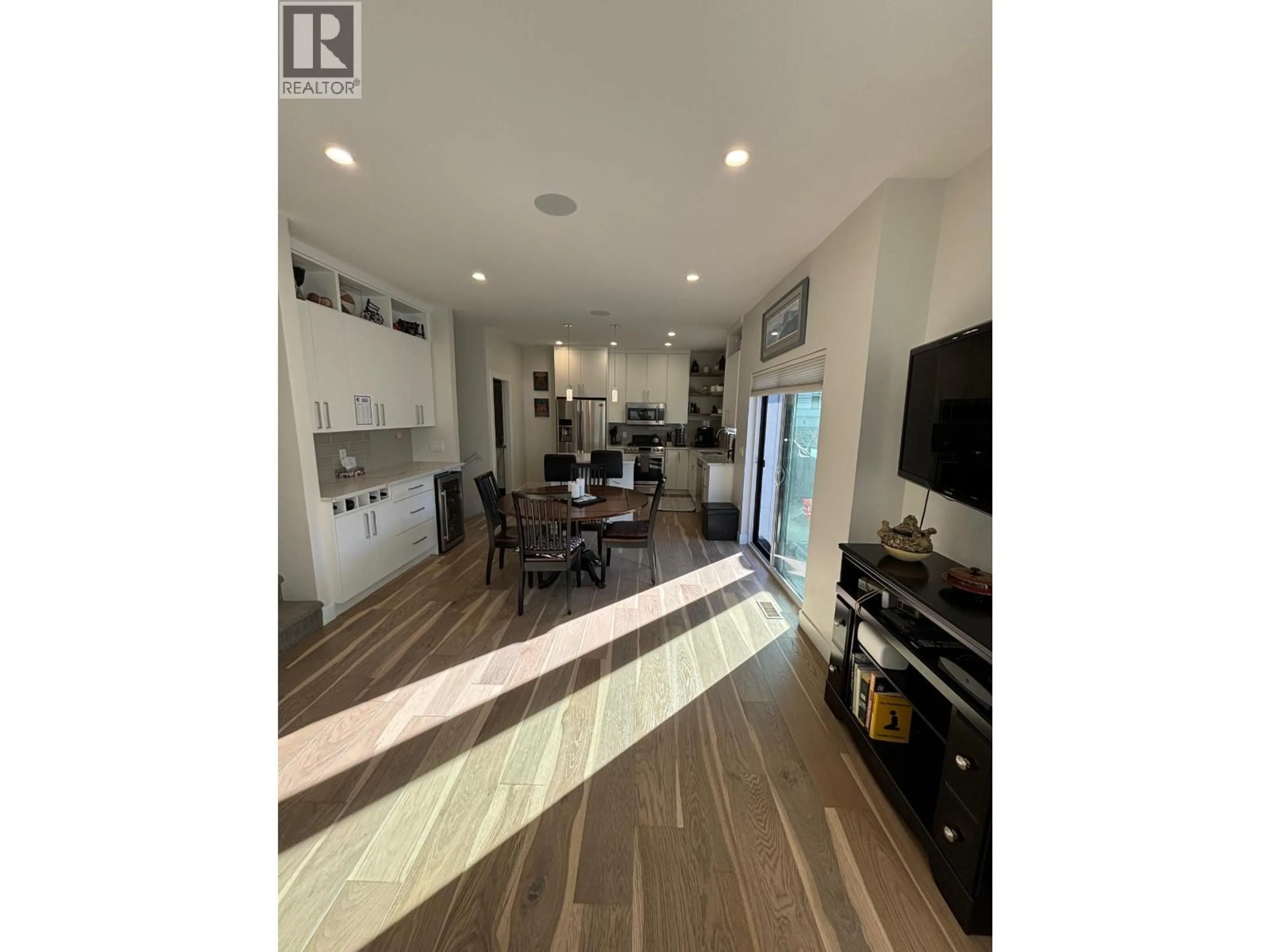 Open concept kitchen, unknown for 813 ROSE AVENUE, Kelowna British Columbia V1Y5K3