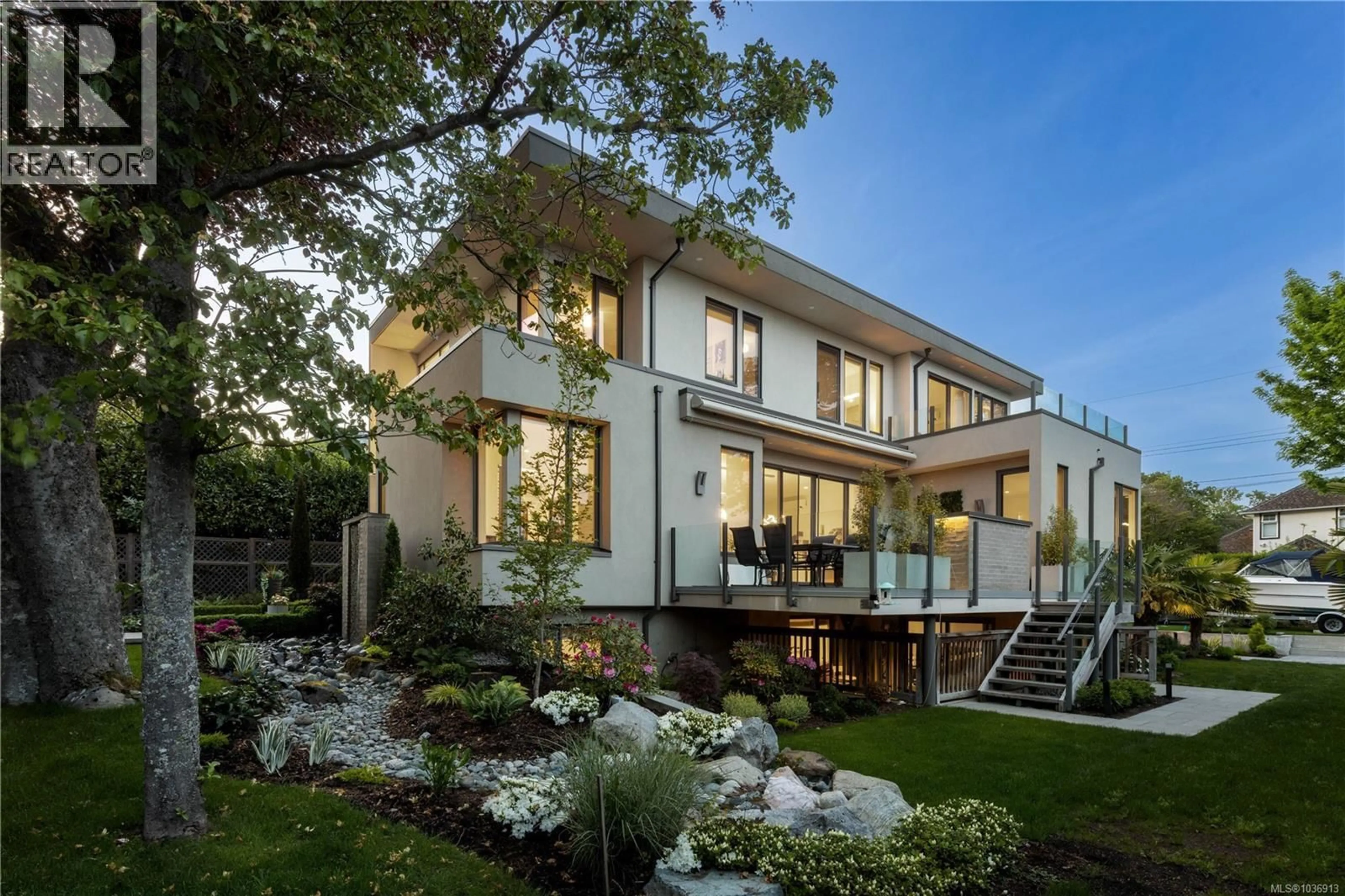 Home with brick exterior material, building for 2816 BURDICK AVENUE, Oak Bay British Columbia V8R3M2