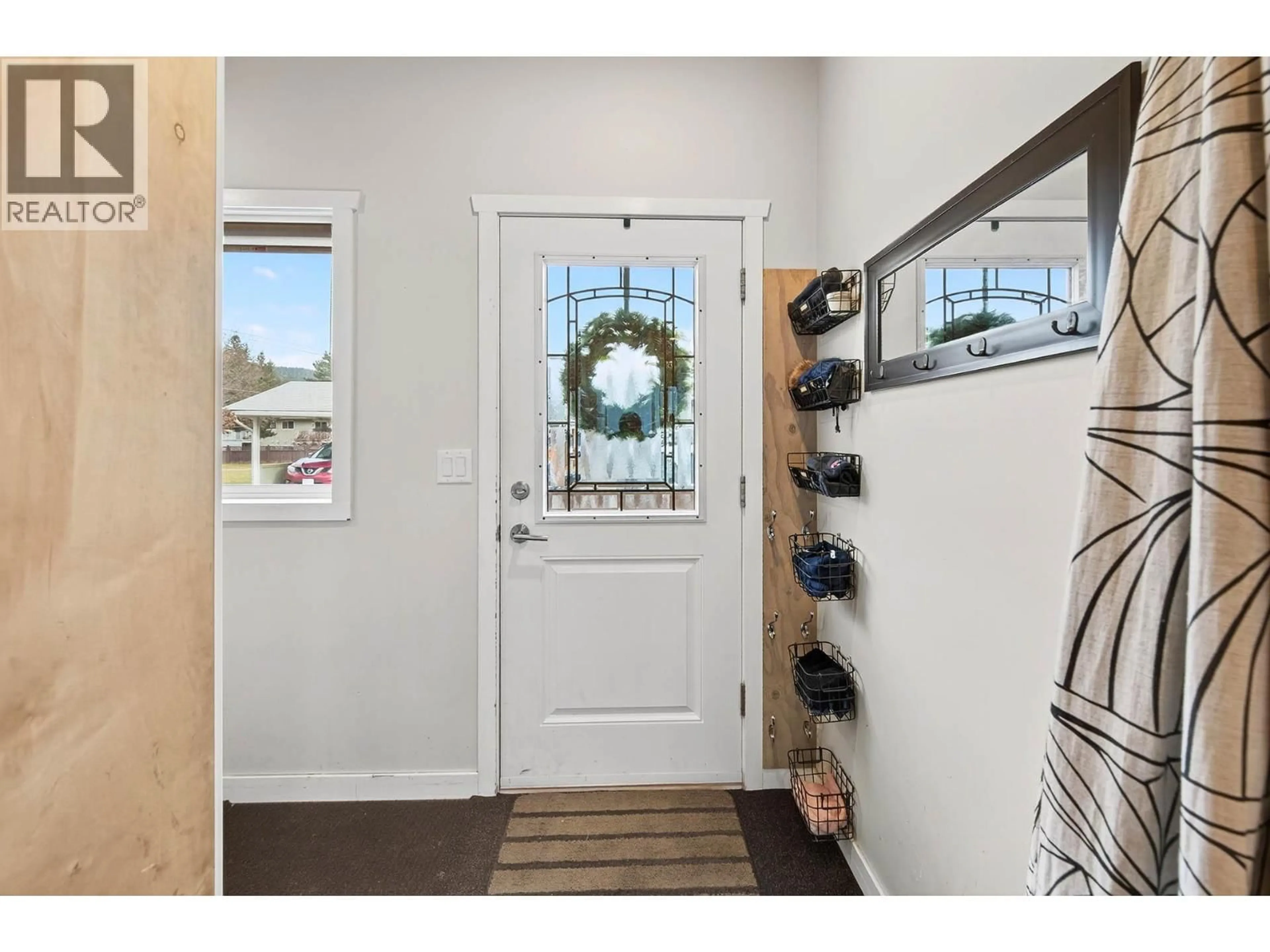 Indoor entryway for 358 HELMCKEN STREET, Clearwater British Columbia V0E1N1