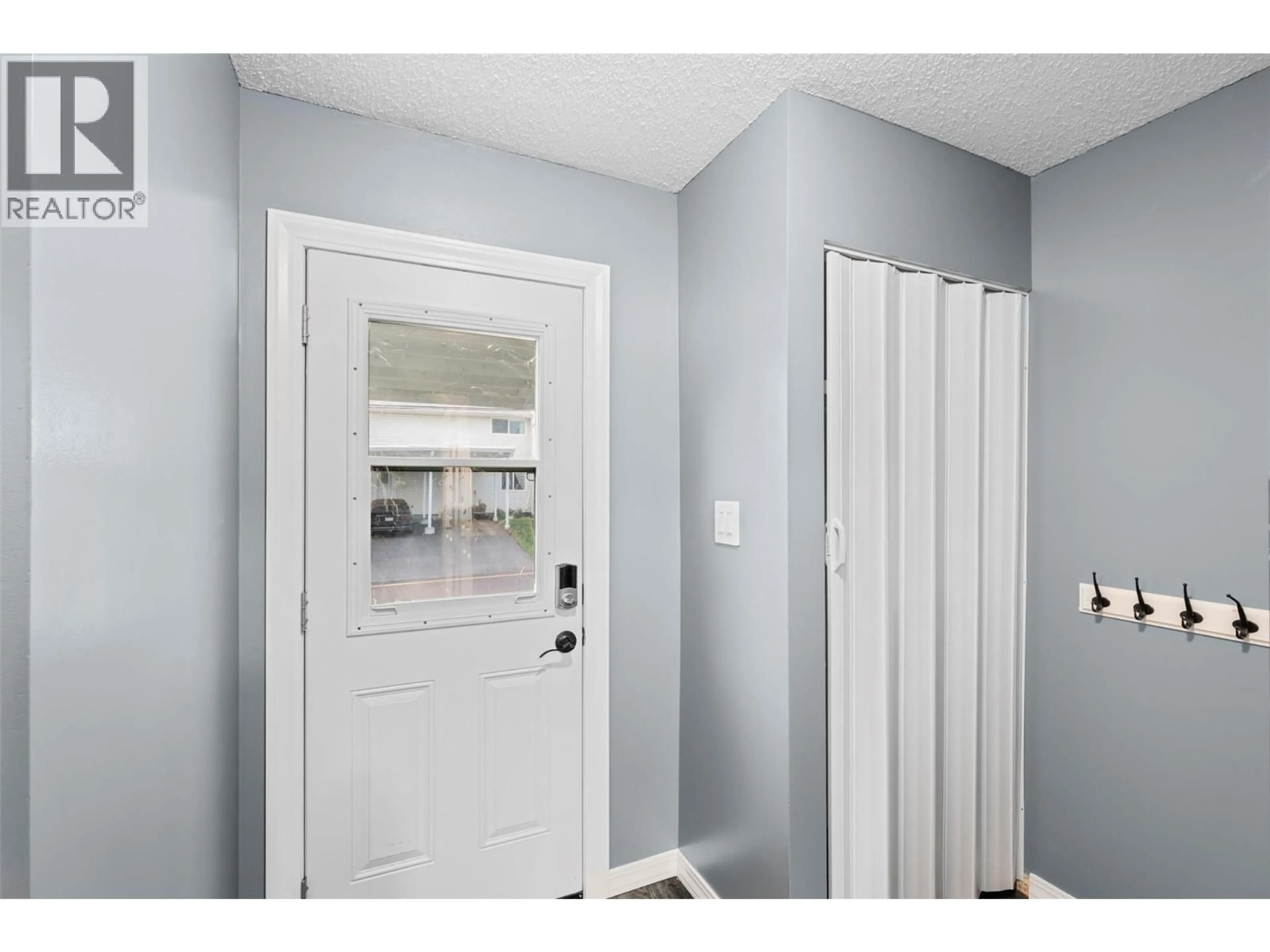 Indoor entryway for 25 - 2564 SANDPIPER DRIVE, Kamloops British Columbia V2B6X1