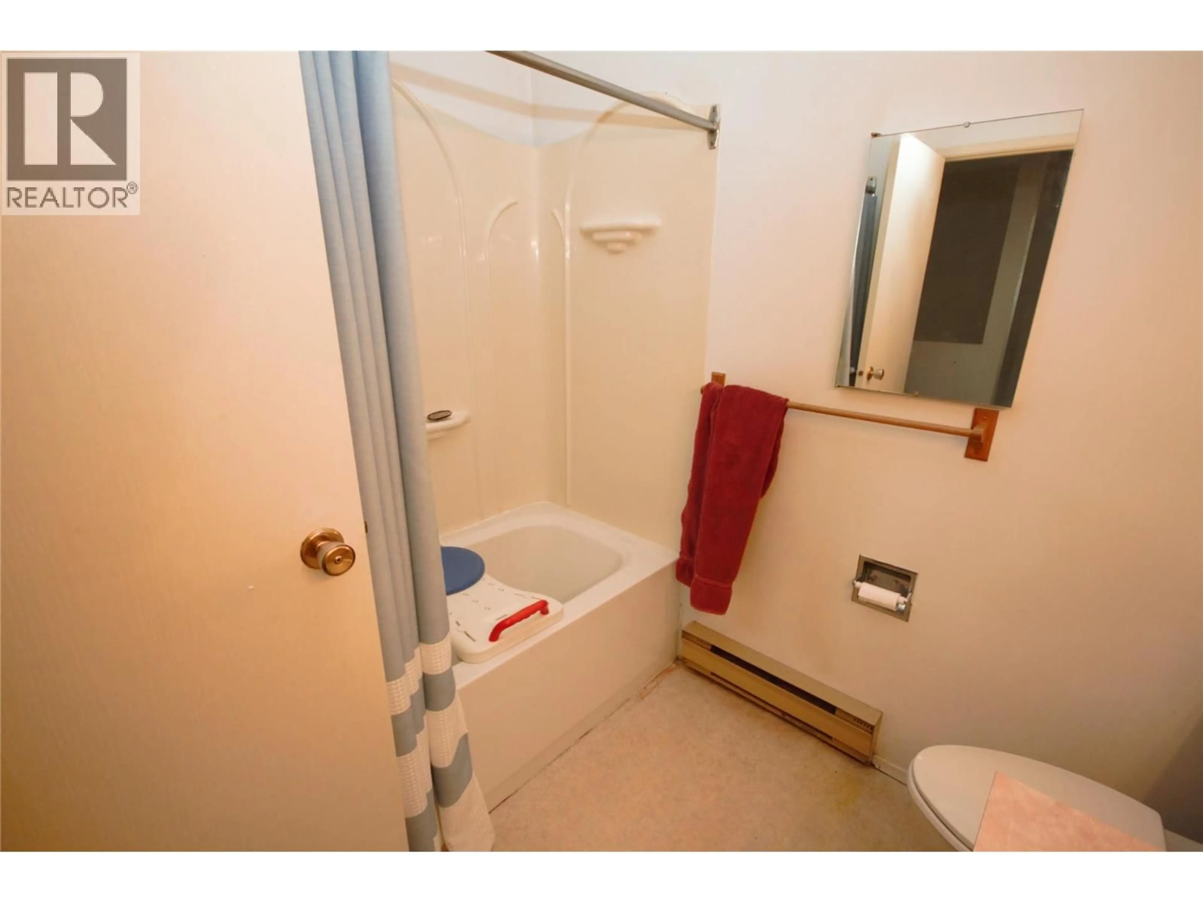 Standard bathroom, unknown for 11 - 5877 MAIN STREET, Oliver British Columbia V0H1T9
