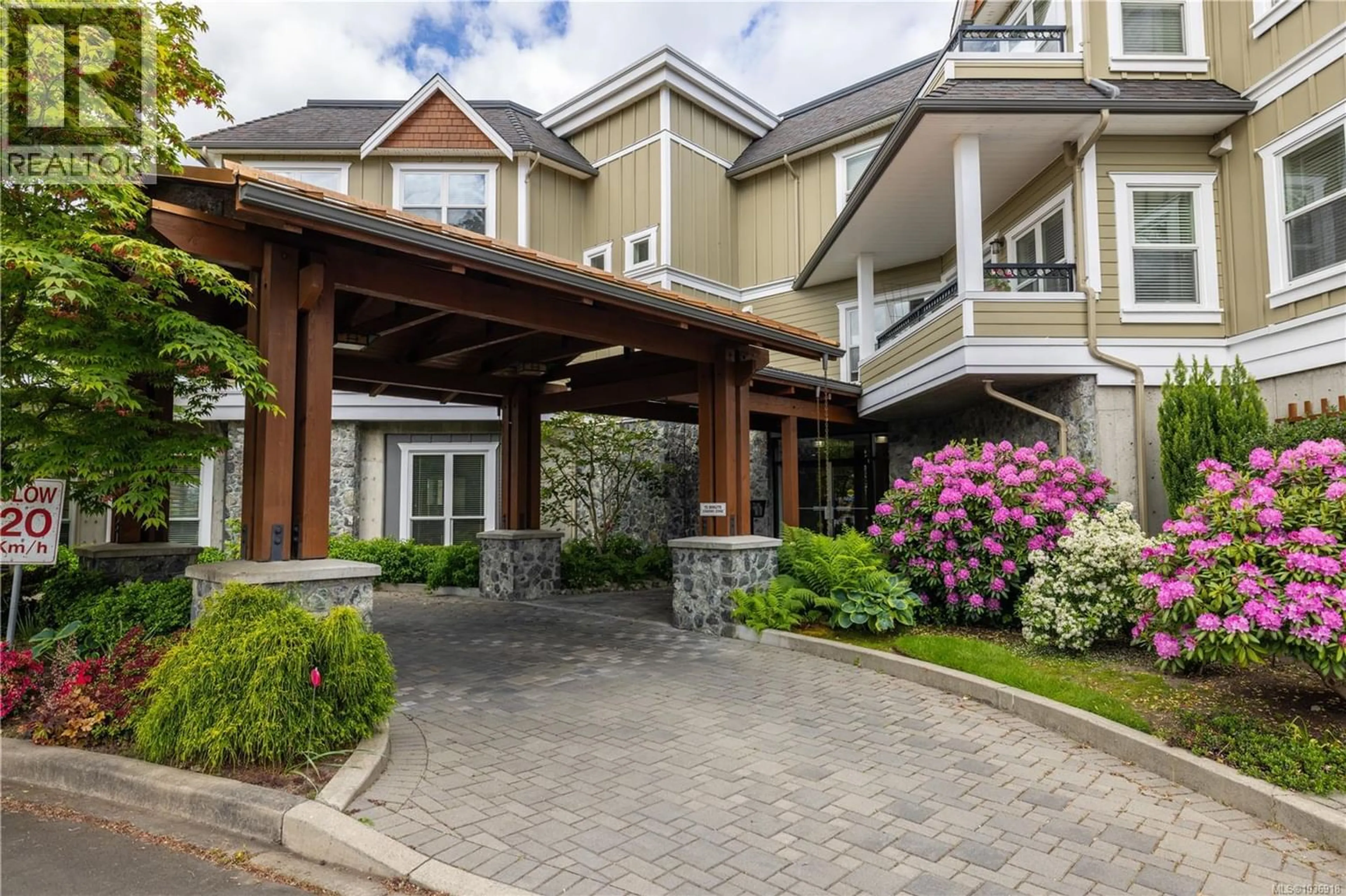 Unknown for 106 - 10520 MCDONALD PARK ROAD, Sidney British Columbia V8L3J1