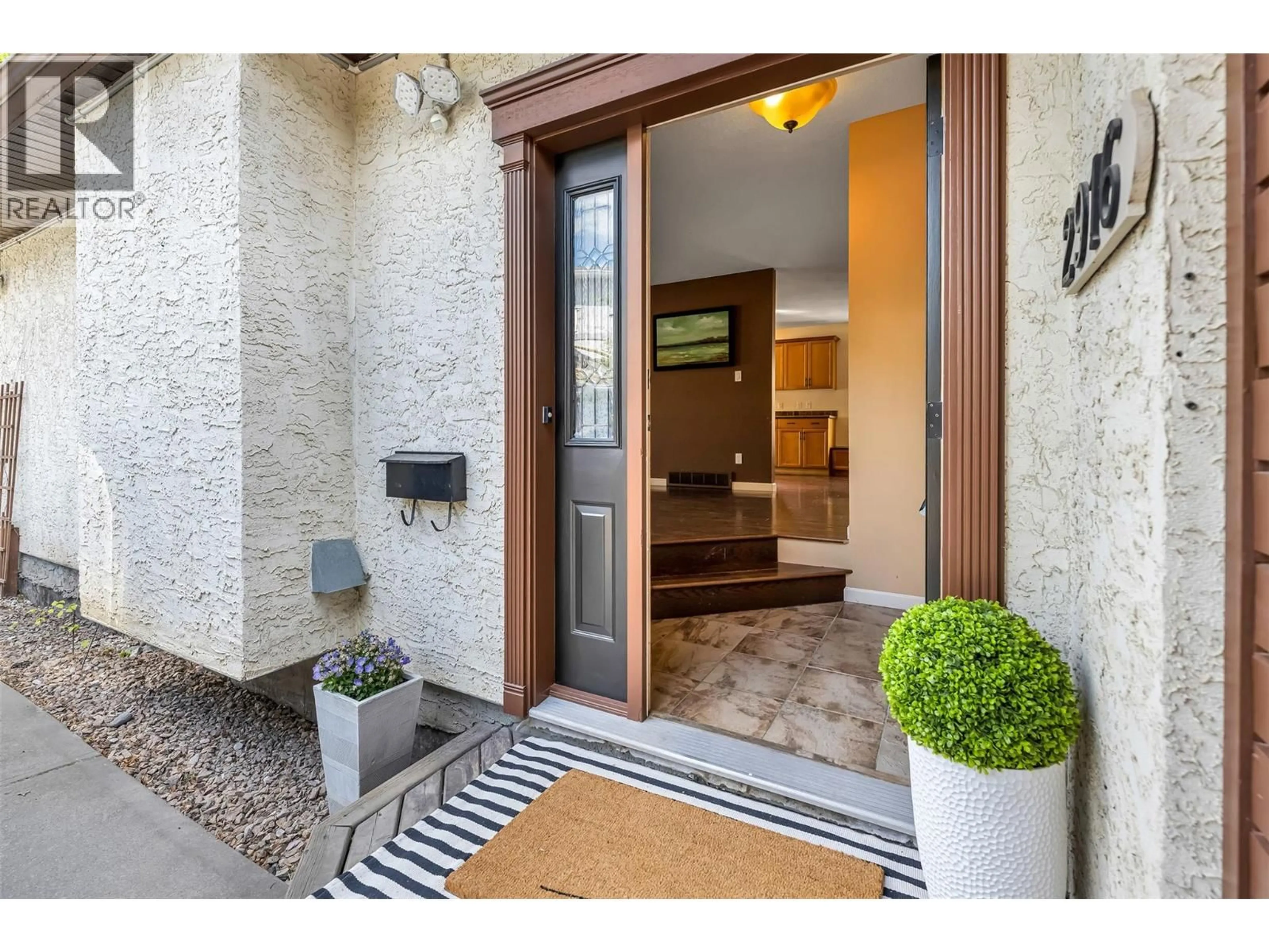 Indoor entryway for 2916 ALLENBY WAY, Vernon British Columbia V1T8R1