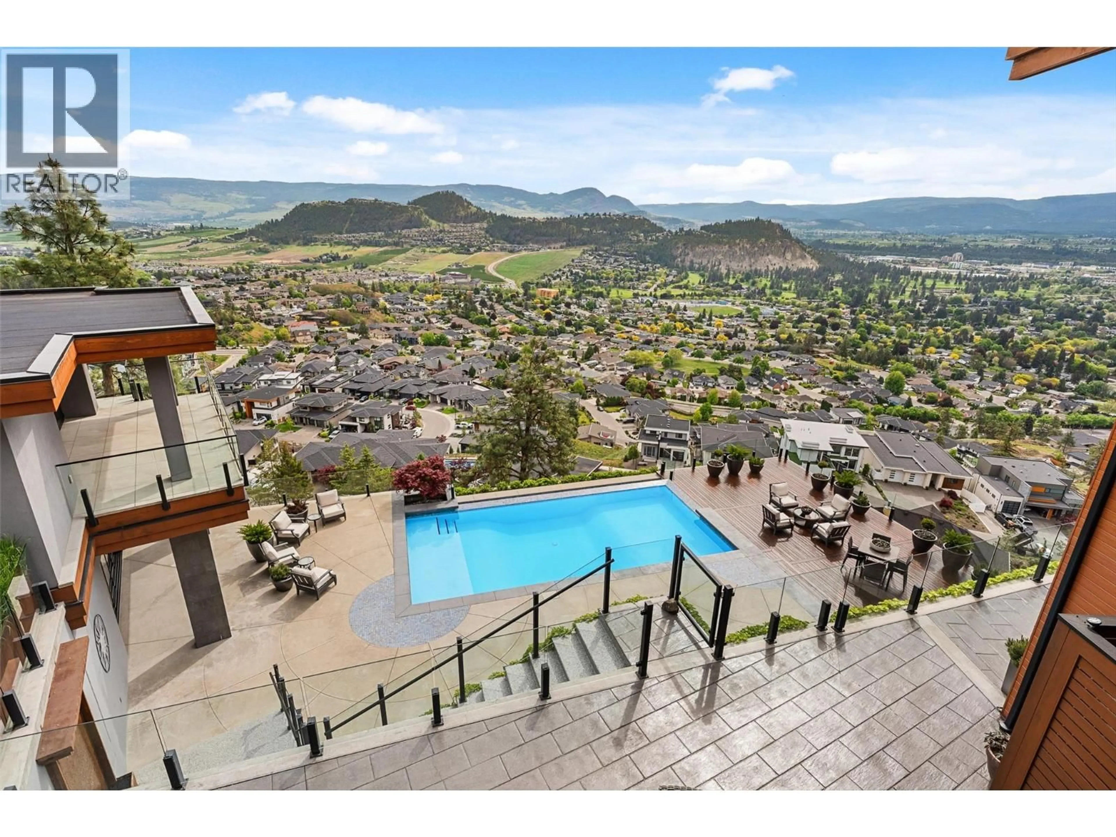 Pool for 733 FORESTRIDGE LANE, Kelowna British Columbia V6E0C5