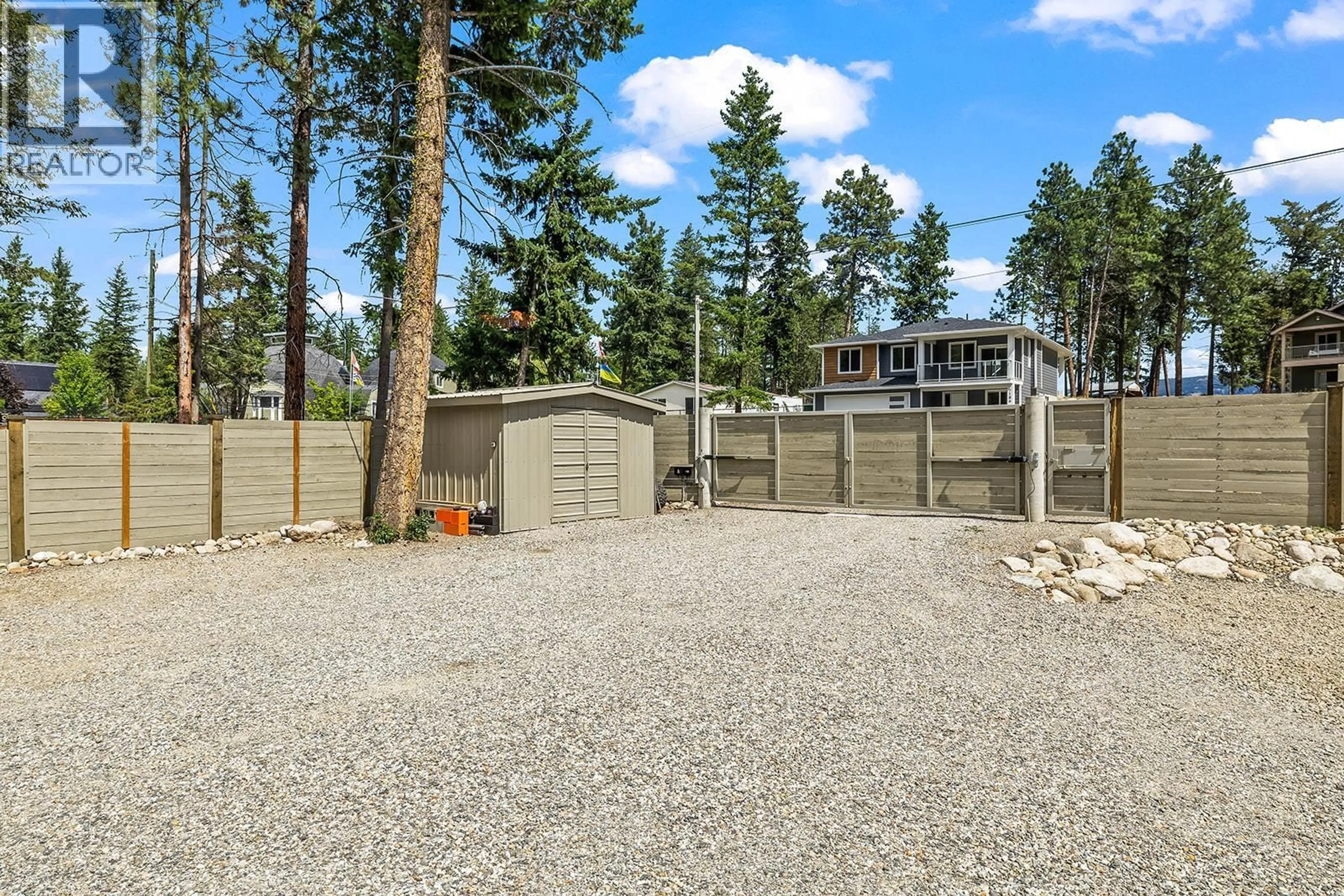 Unknown for 7141 DUNWATERS ROAD, Kelowna British Columbia V1Z3W5