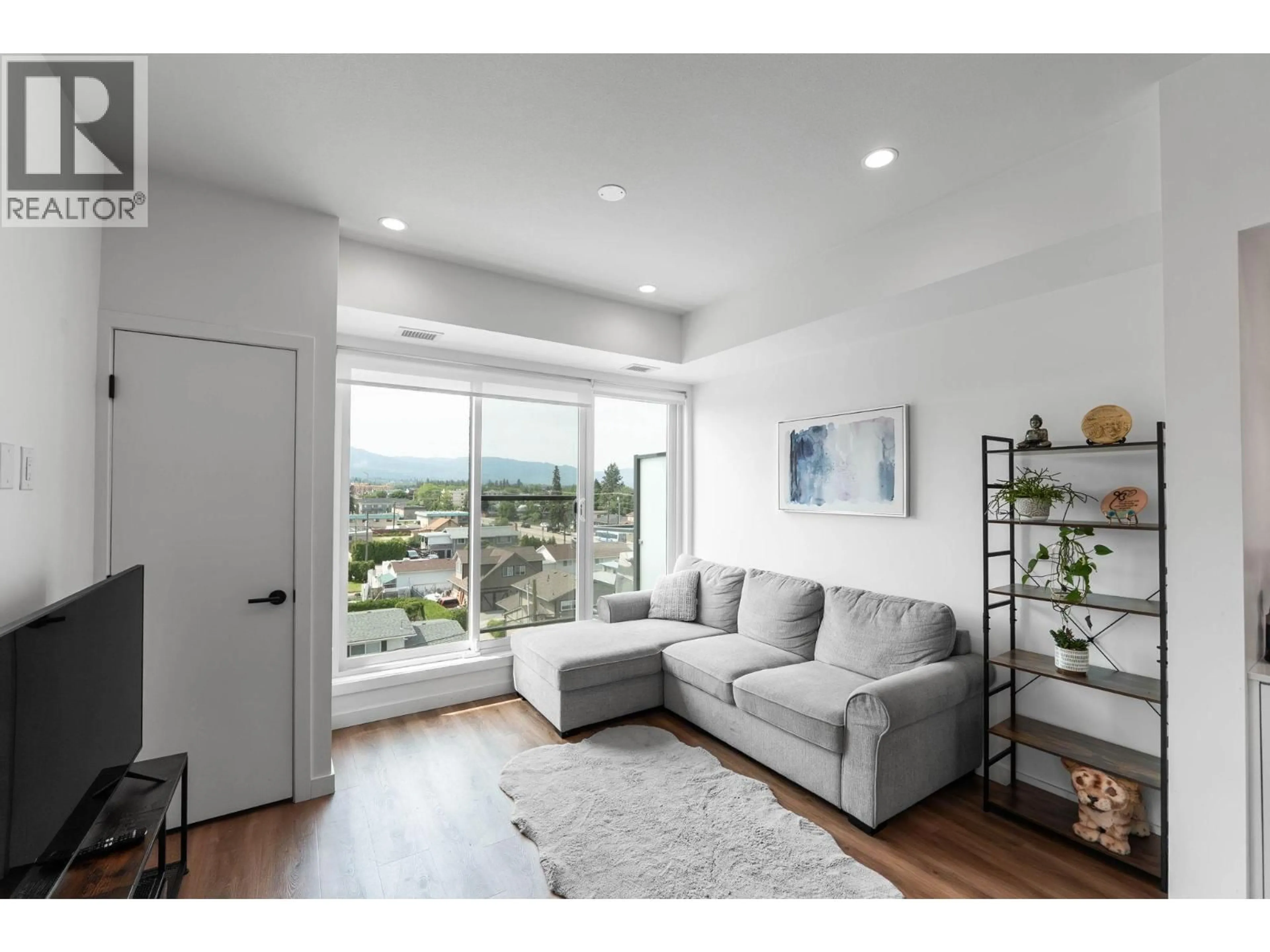 Living room with furniture, unknown for 510 - 615 RUTLAND ROAD, Kelowna British Columbia V1V0B3