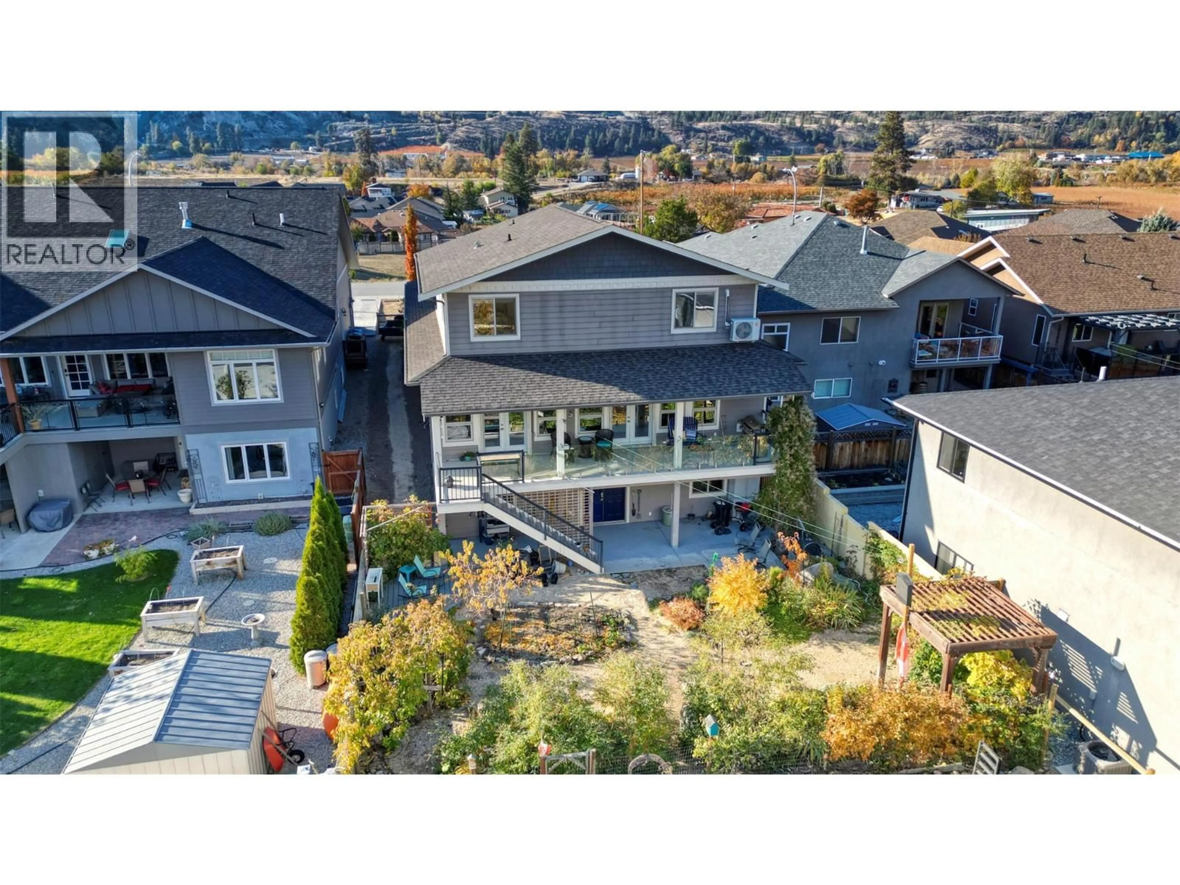 A pic from outside/outdoor area/front of a property/back of a property/a pic from drone, mountain view for 6933 MOUNTAINVIEW DRIVE, Oliver British Columbia V0H1T4