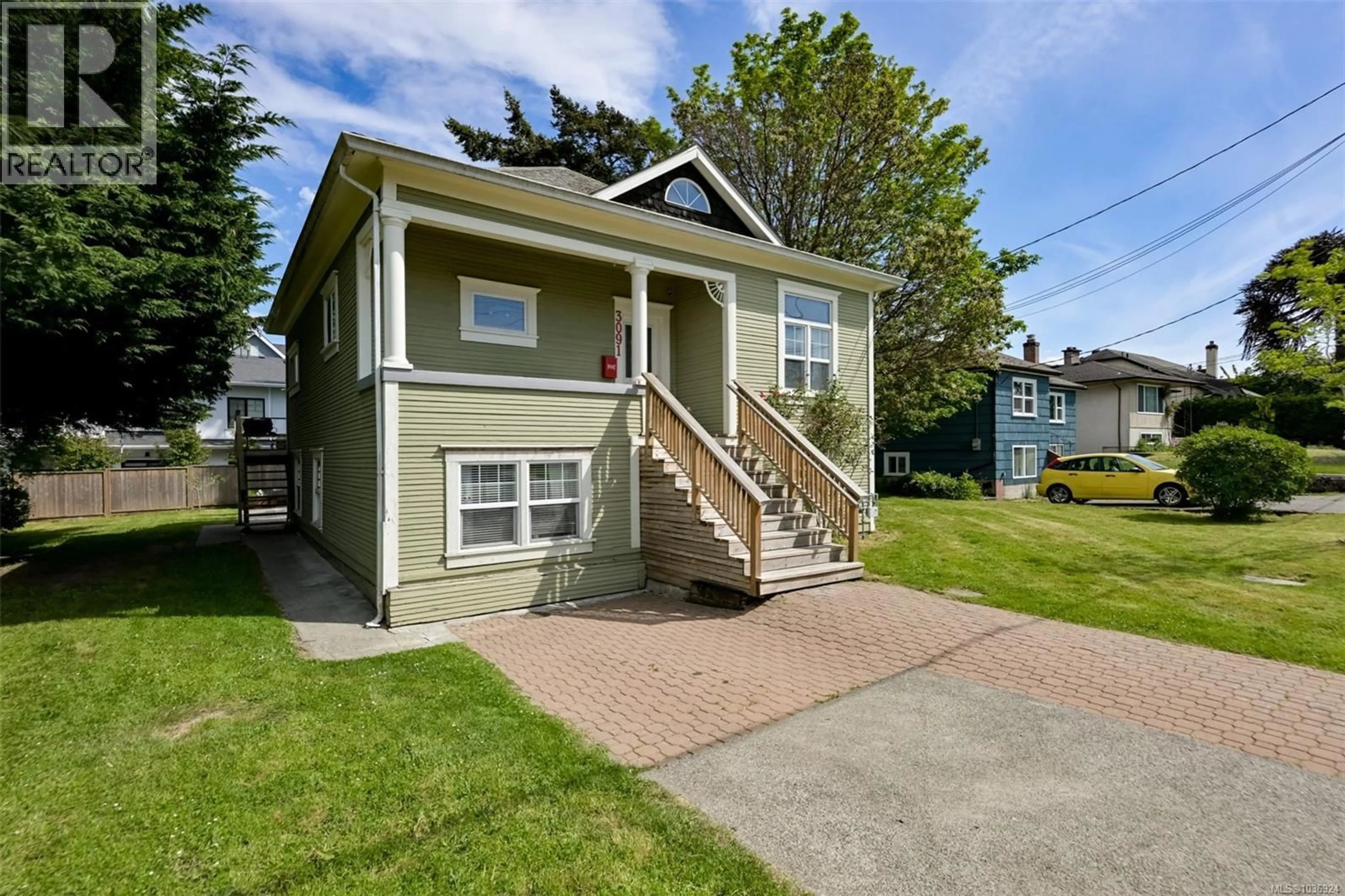 Home with vinyl exterior material, street for 3091 CARROLL STREET, Victoria British Columbia V9A1R1