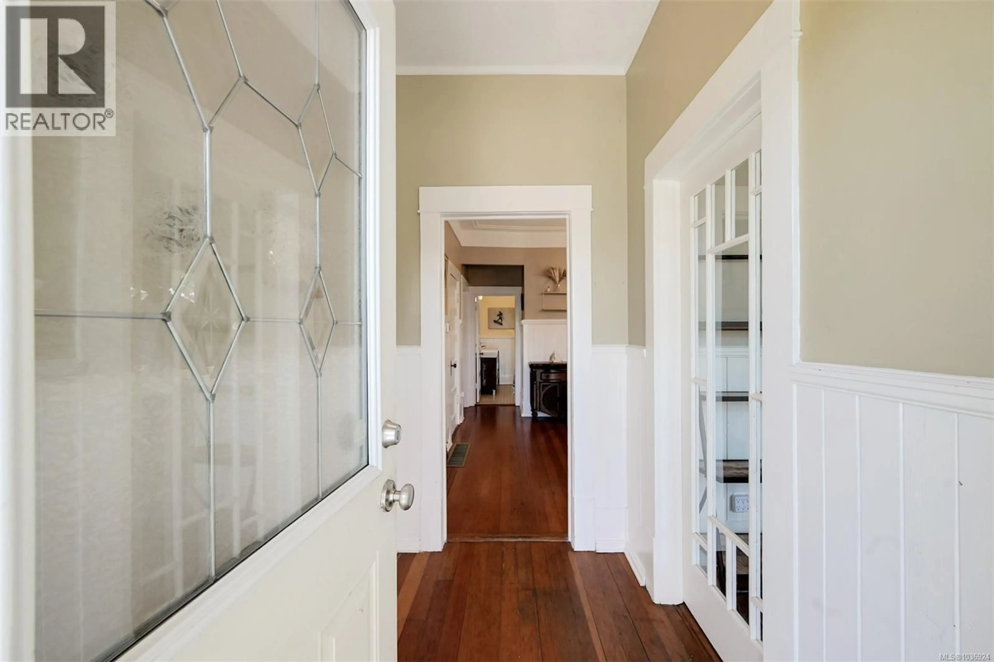 Indoor entryway for 3091 CARROLL STREET, Victoria British Columbia V9A1R1