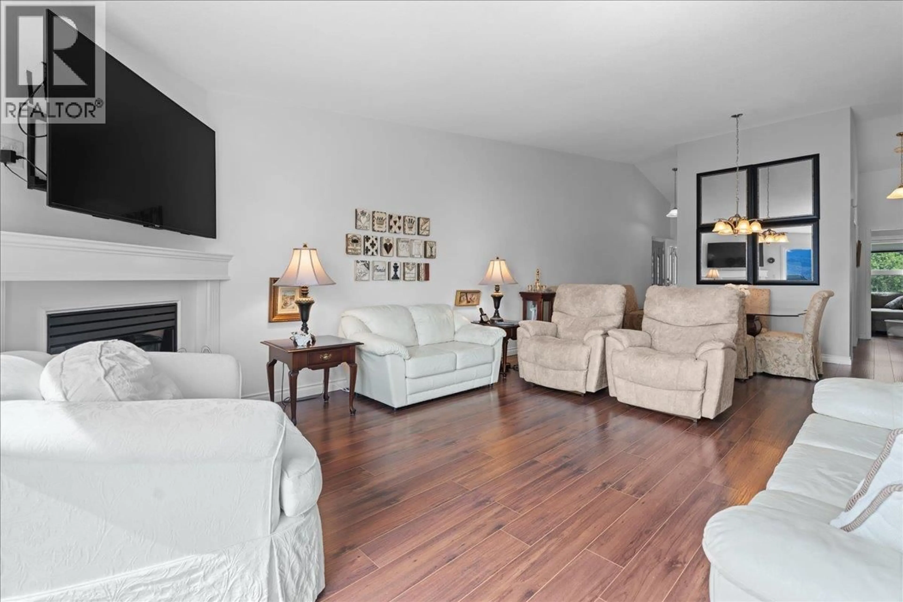 Living room with furniture, unknown for 201 - 4470 PONDEROSA DRIVE, Peachland British Columbia V0H1X5