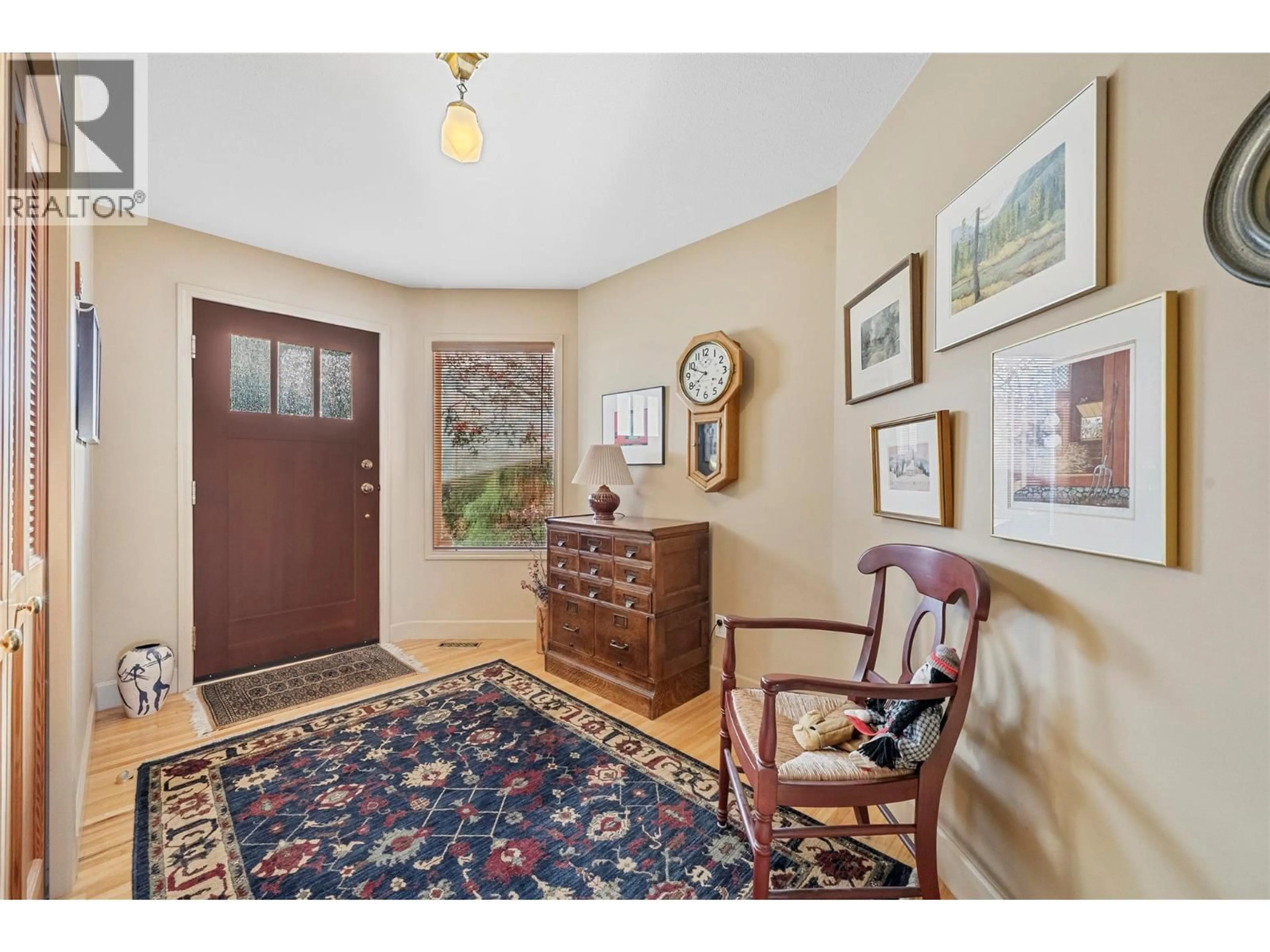 Indoor entryway for 33 - 1120 12 STREET NORTHEAST, Salmon Arm British Columbia V1E1B8