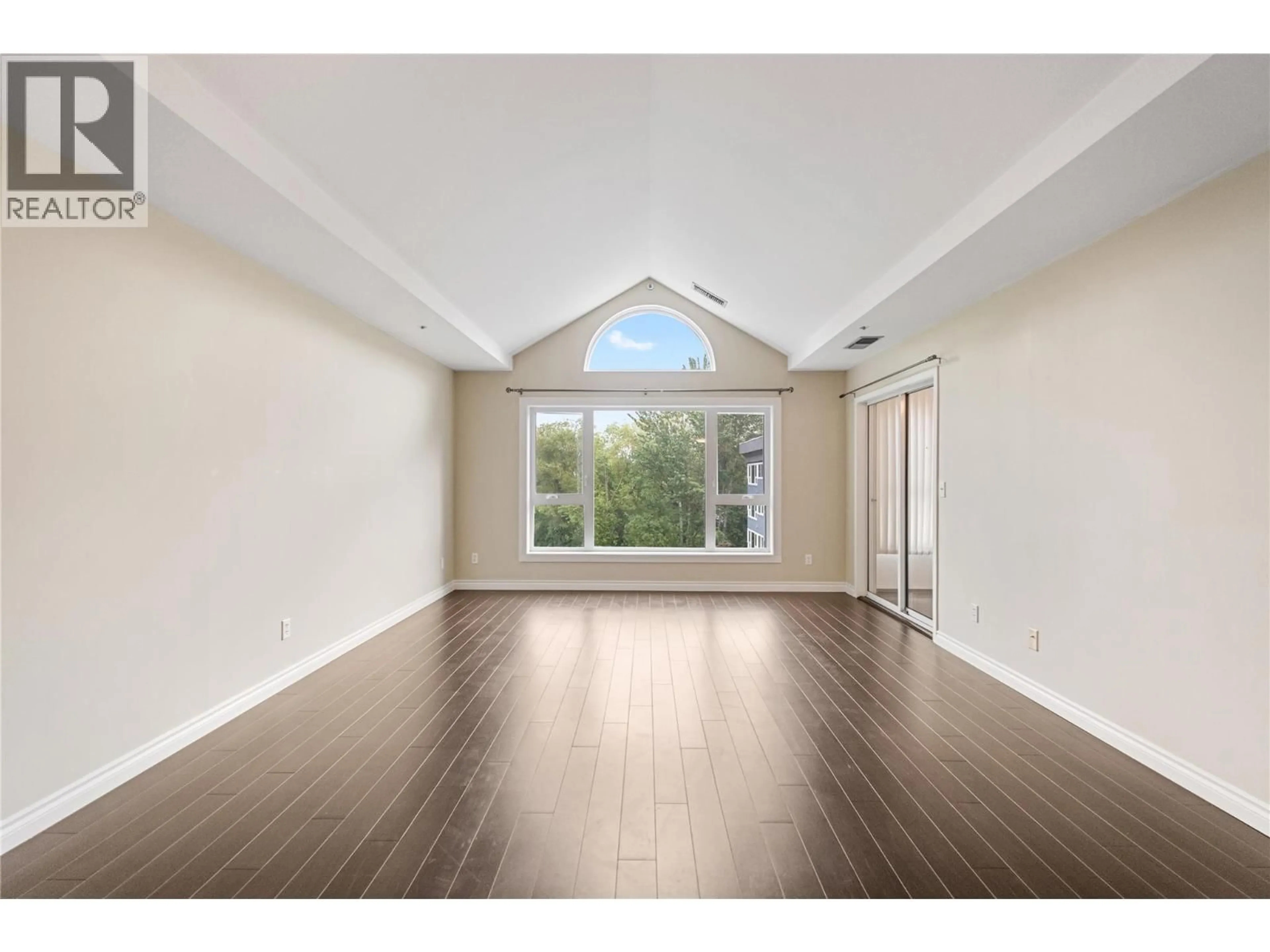 A pic of a room for 323 - 1045 SUTHERLAND AVENUE NORTH, Kelowna British Columbia V1Y5Y1