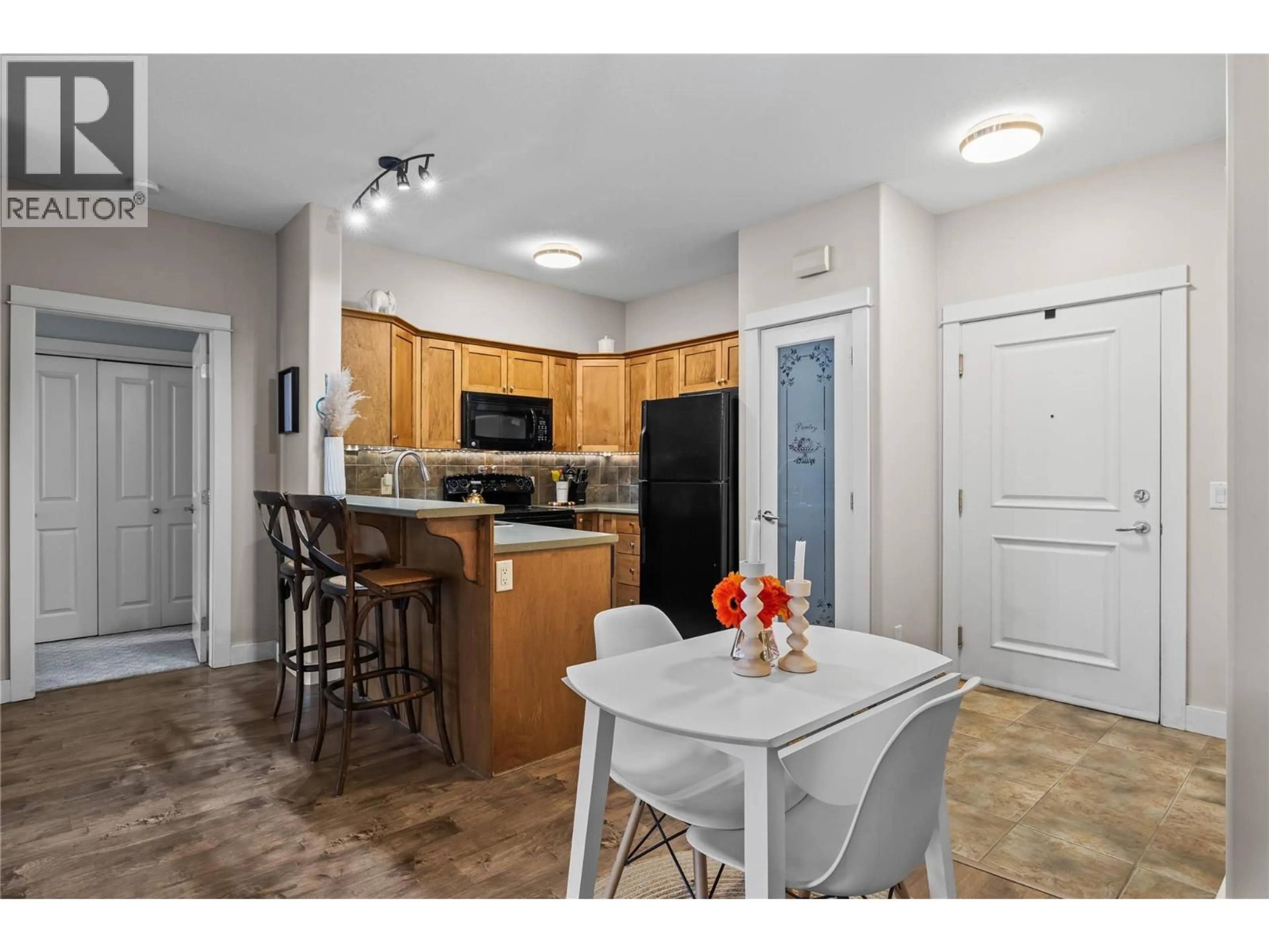 Standard kitchen, unknown for 203 - 2551 SHORELINE DRIVE, Lake Country British Columbia V4V2P2