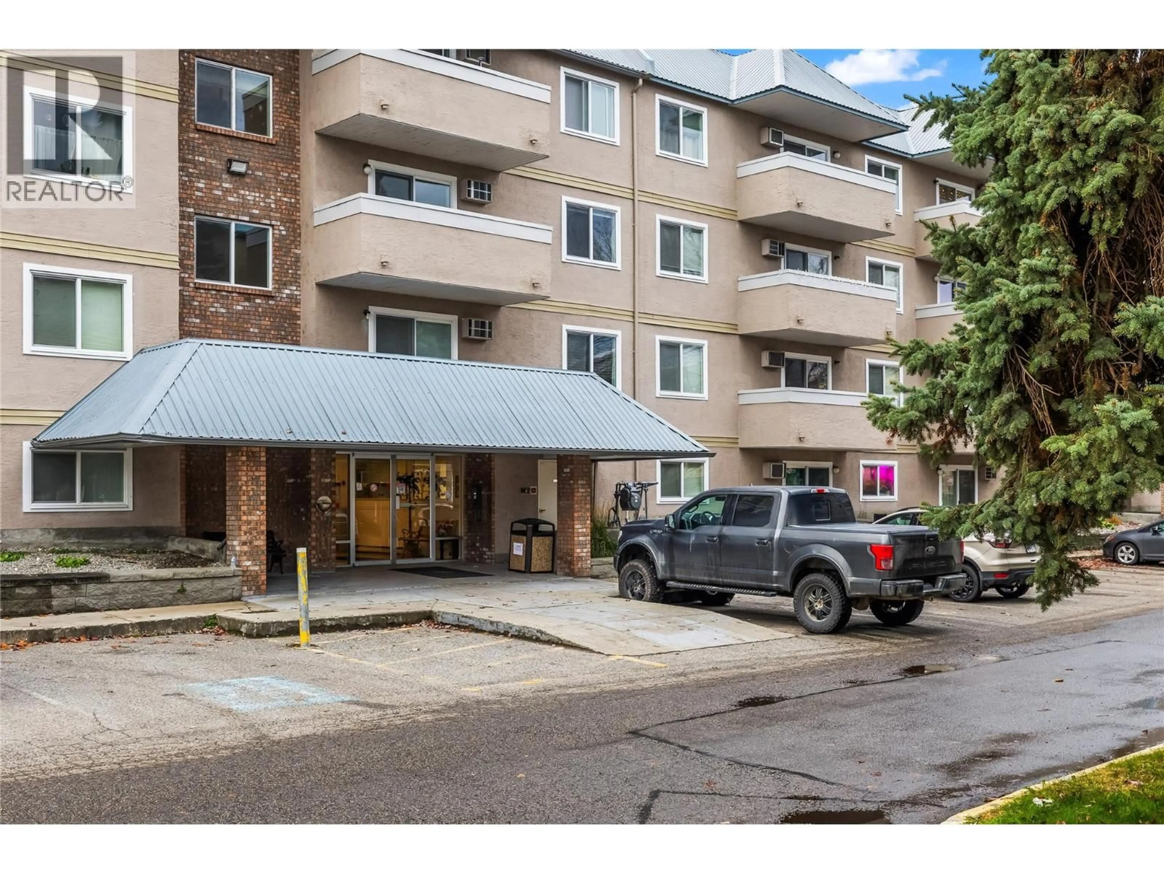 Unknown for 111 - 3180 DE MONTREUIL COURT, Kelowna British Columbia V1W3W4