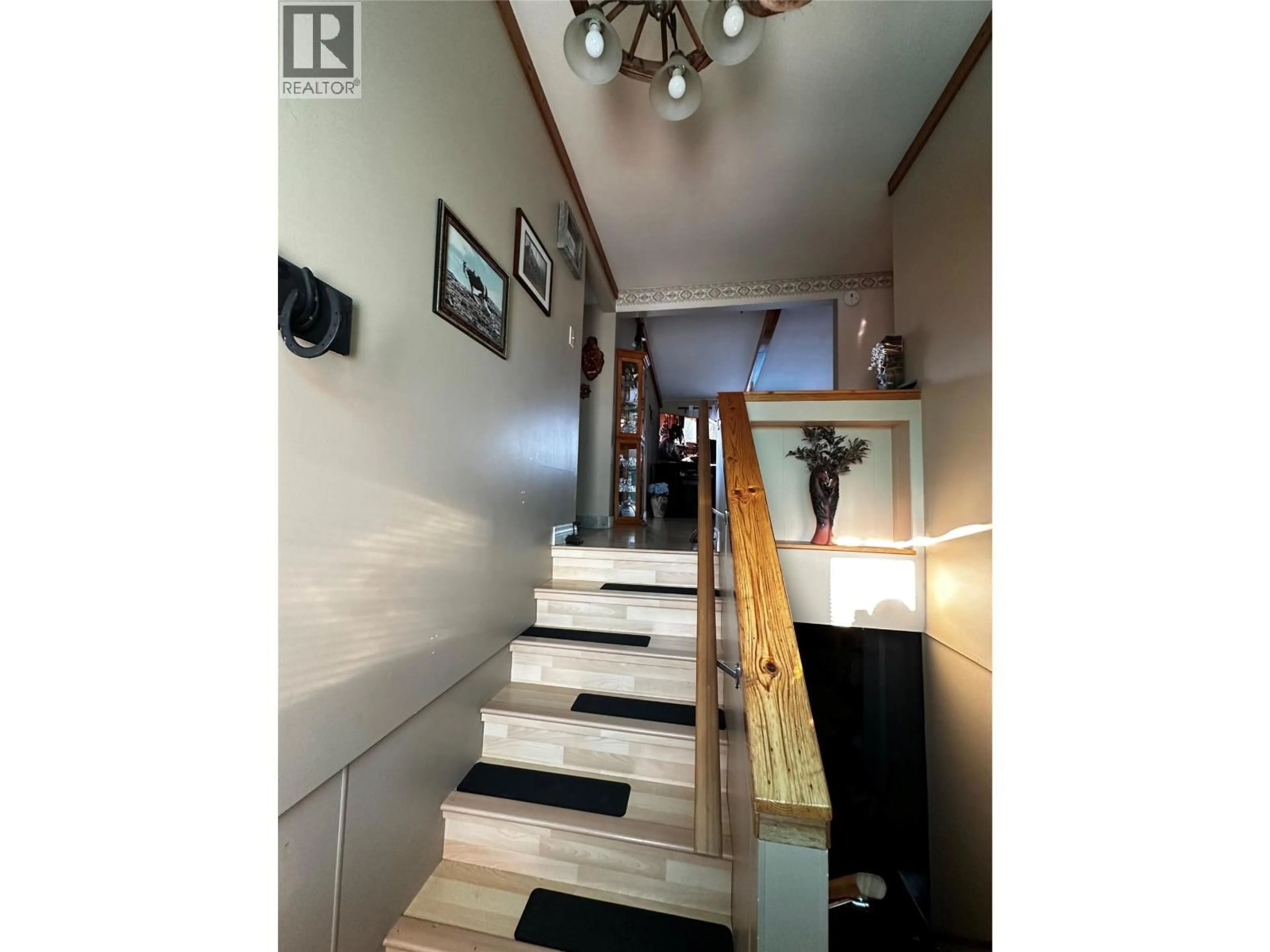 Stairs for 2959 SAWCHUK ROAD, Chetwynd British Columbia V0C1J0