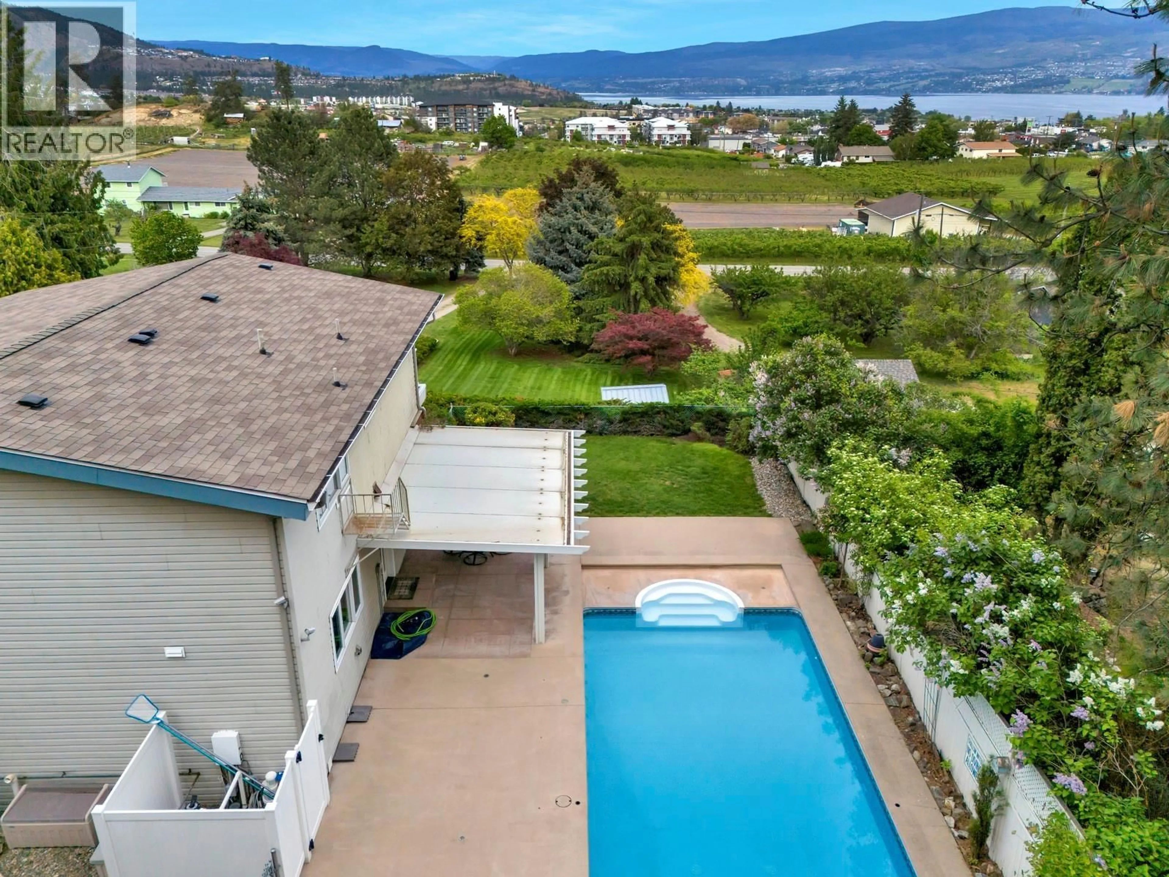 A pic from outside/outdoor area/front of a property/back of a property/a pic from drone, water/lake/river/ocean view for 3632 PAYNTER ROAD, Westbank British Columbia V4T1R1