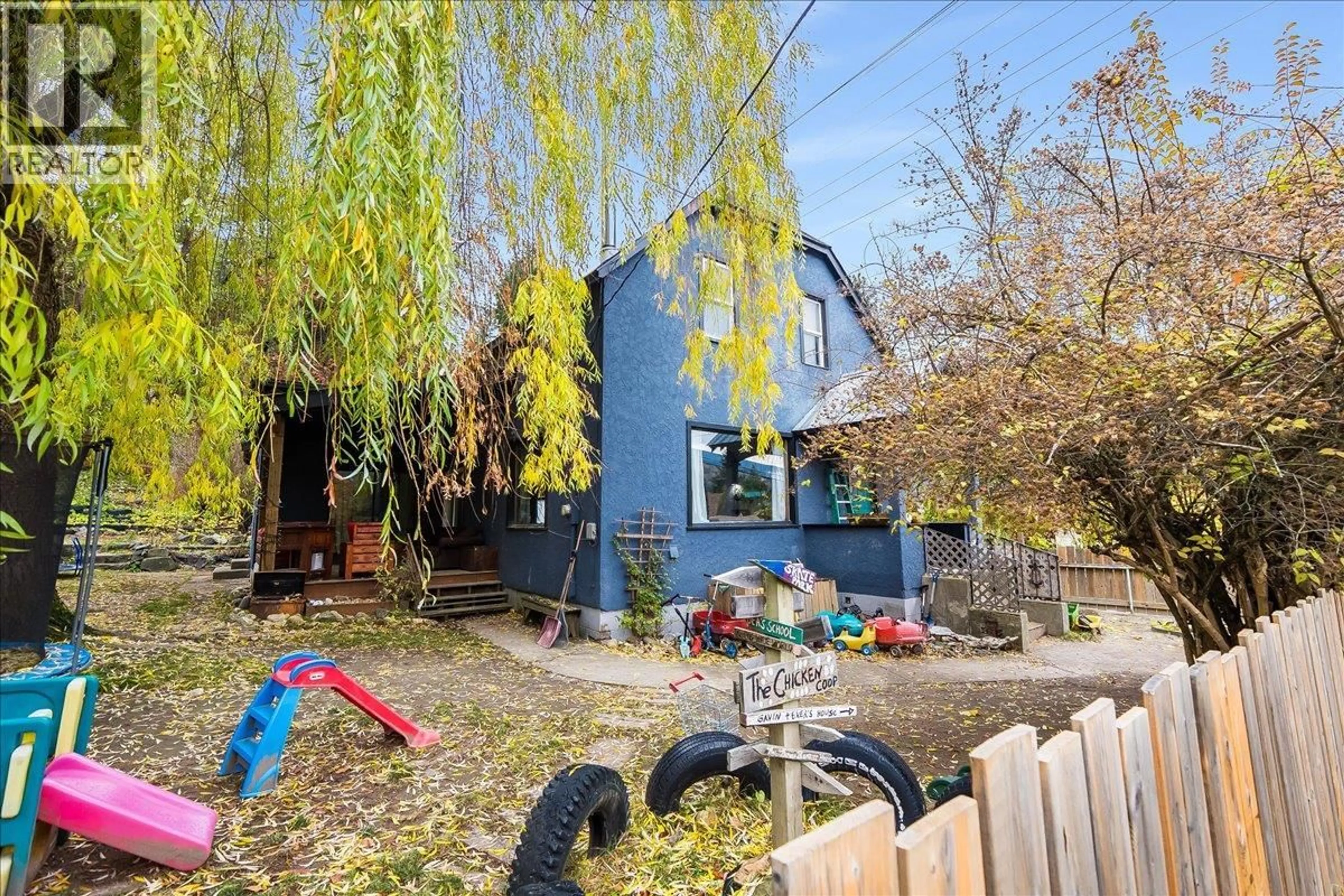 Patio, street for 1602 VANCOUVER STREET, Nelson British Columbia V1L1E6