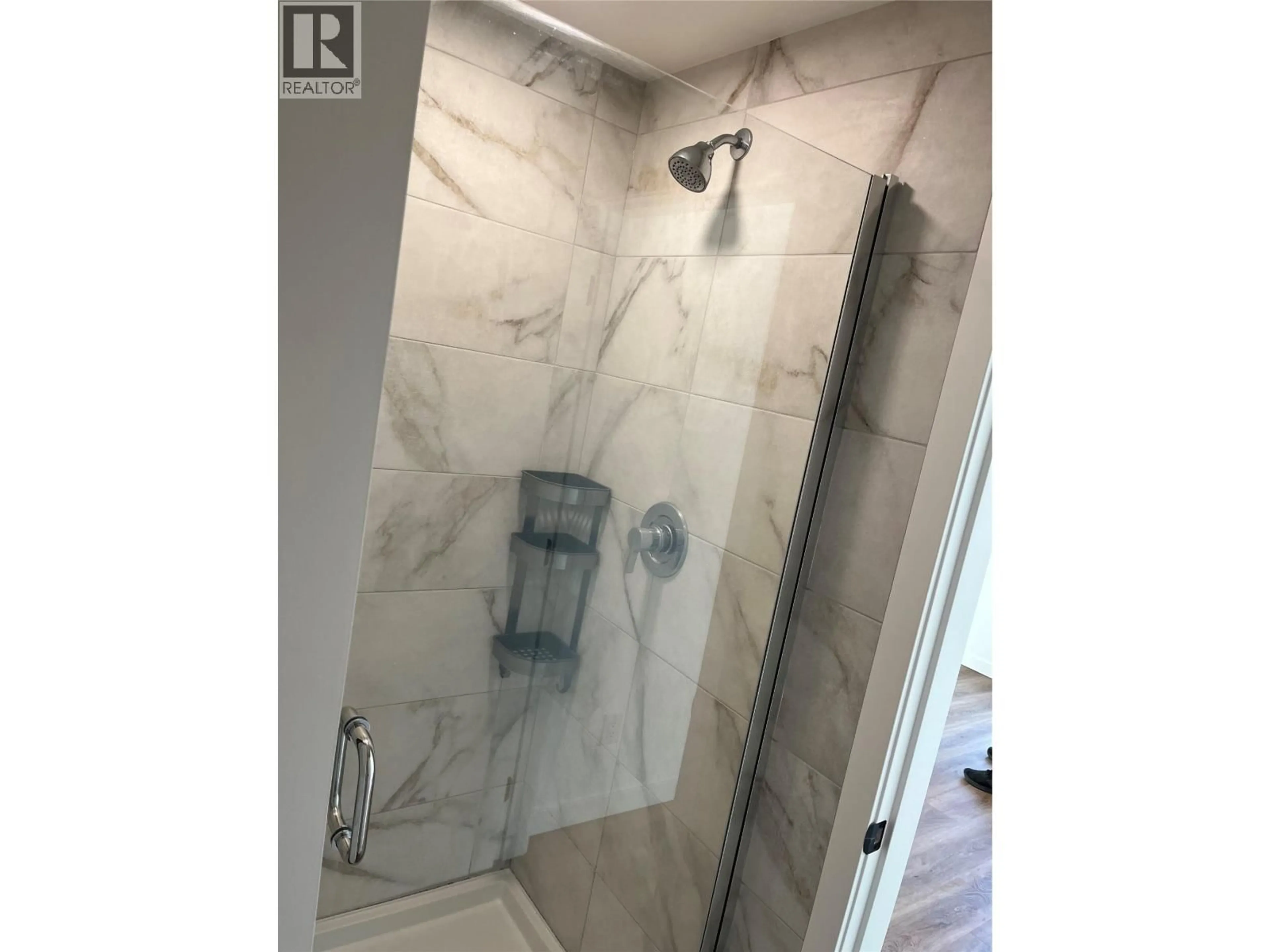 Contemporary bathroom, ceramic/tile floor for 518 - 615 RUTLAND ROAD, Kelowna British Columbia V1X3B6