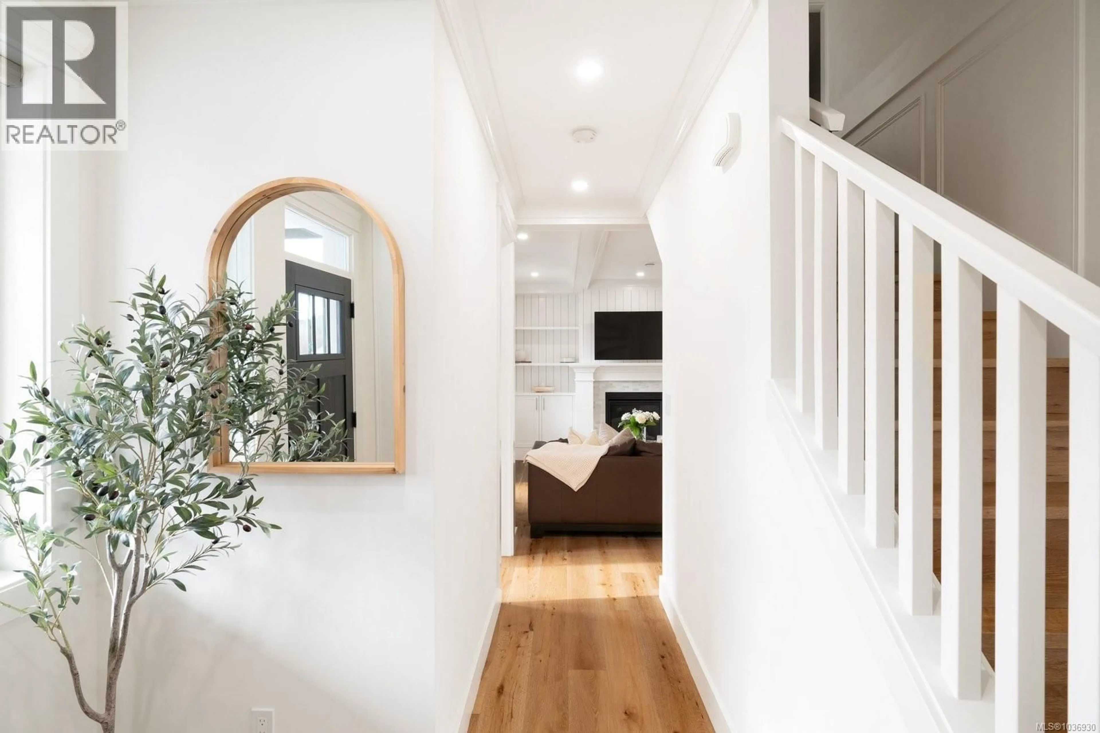 Indoor entryway for 9356 EAST SAANICH ROAD, North Saanich British Columbia V8L1H9