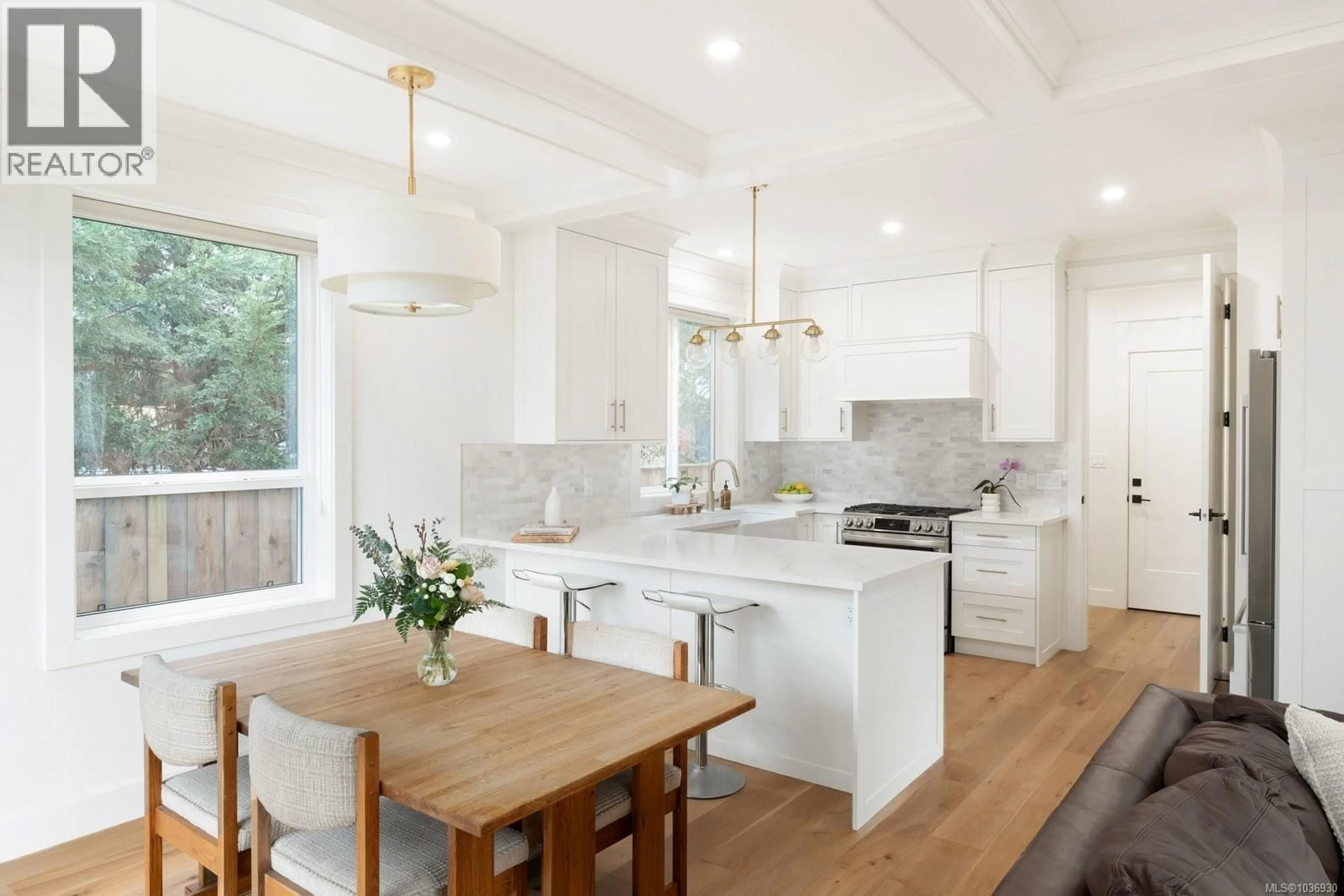 Open concept kitchen, unknown for 9356 EAST SAANICH ROAD, North Saanich British Columbia V8L1H9