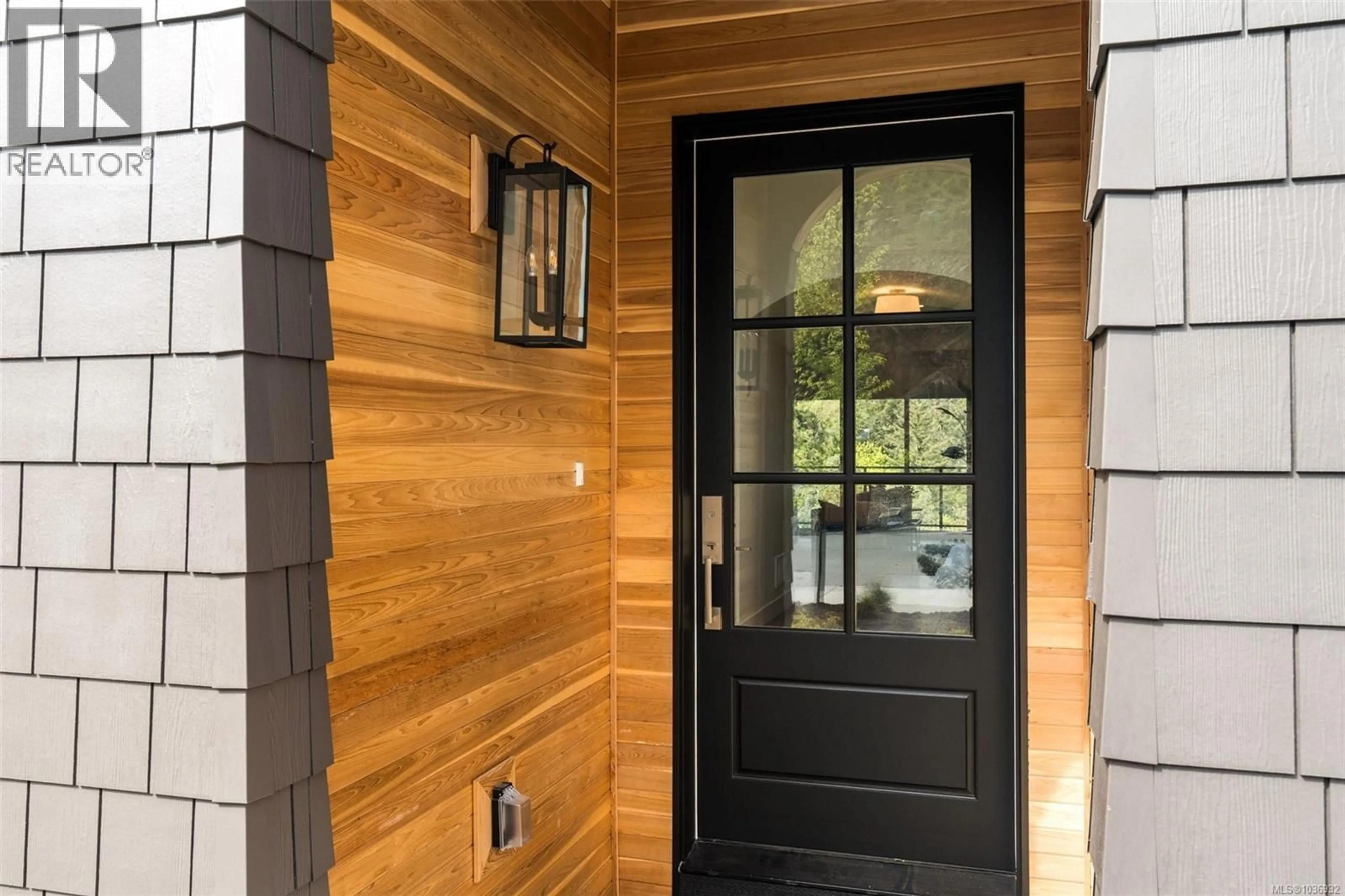 Indoor entryway for 1252 CEDARBROOK WAY, Langford British Columbia V9B6J8