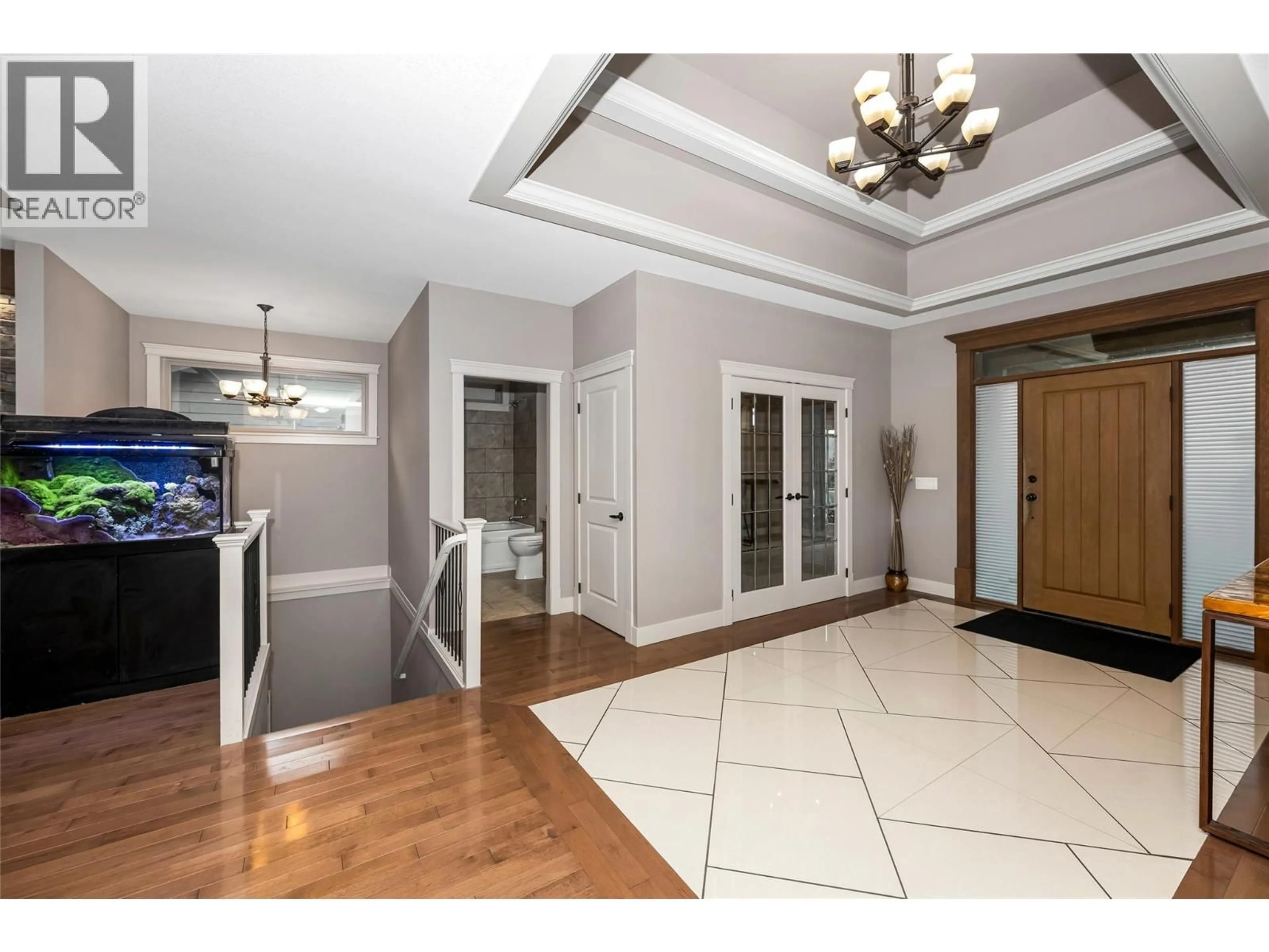 Indoor foyer for 1998 HIDDEN RIDGE PLACE, Kelowna British Columbia V1V2X8