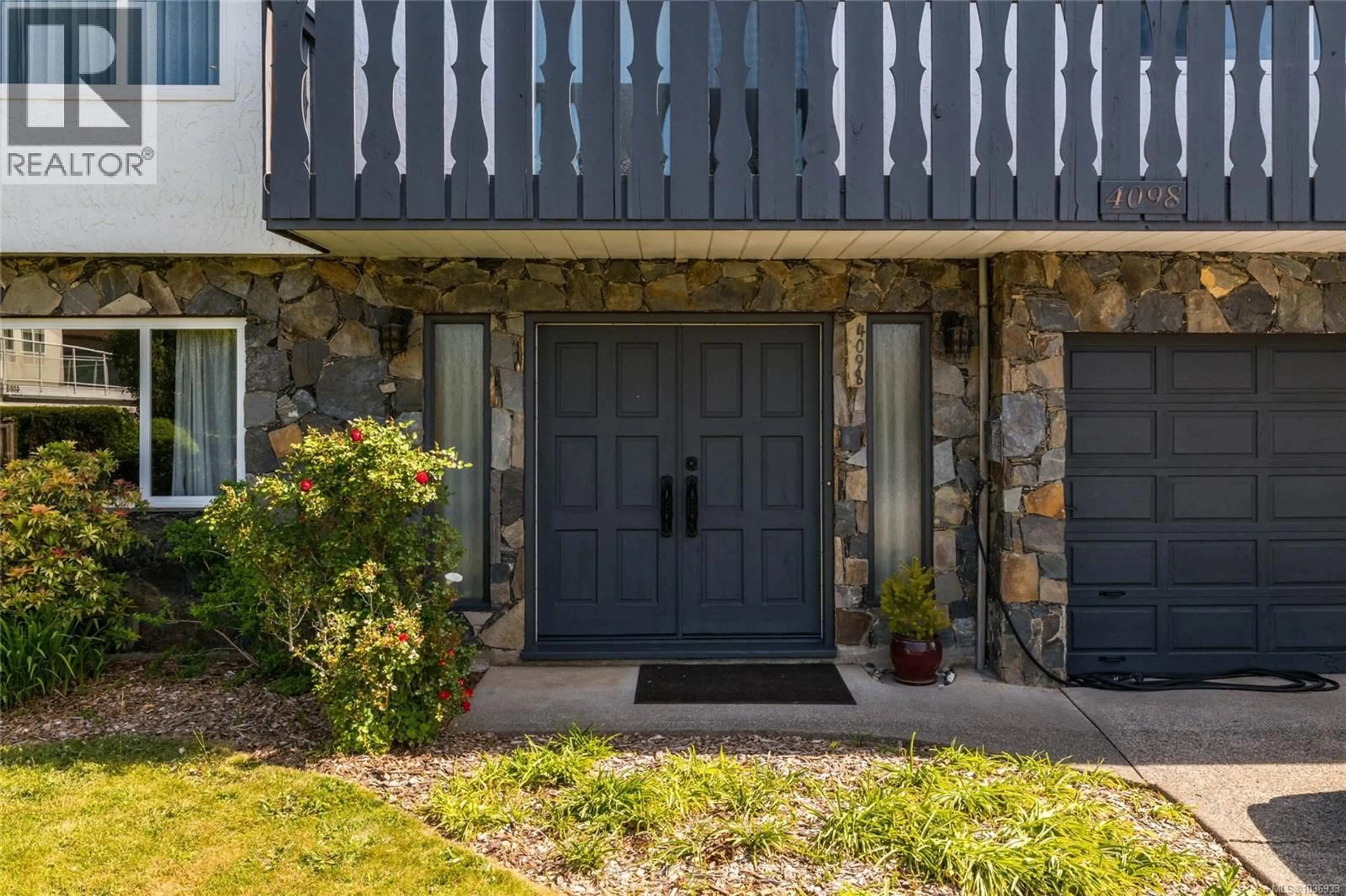 Indoor entryway for 4098 ORION PLACE, Saanich British Columbia V8N5K8