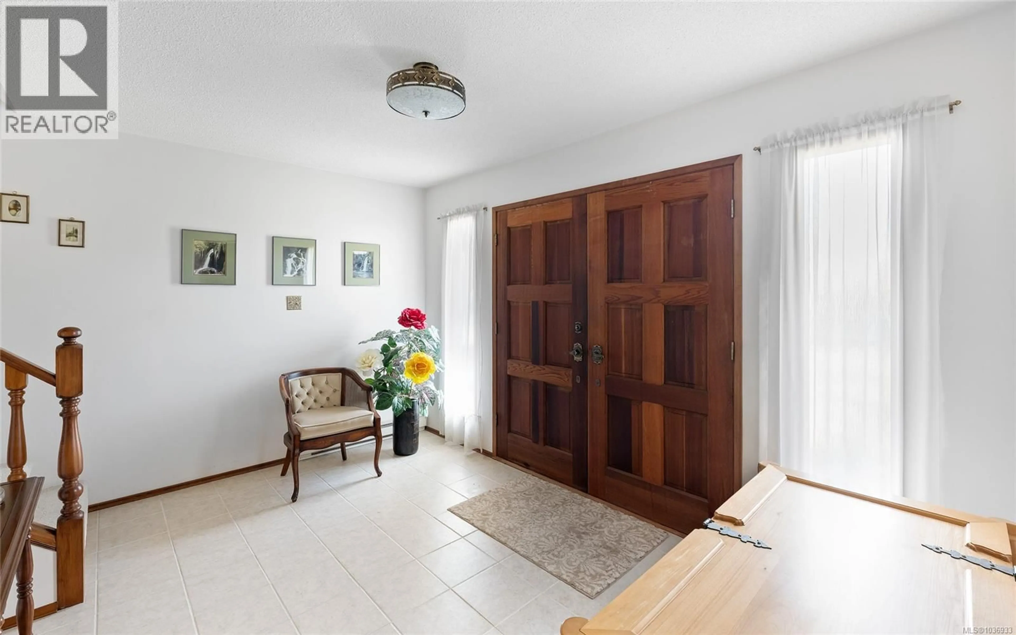 Indoor entryway for 4098 ORION PLACE, Saanich British Columbia V8N5K8