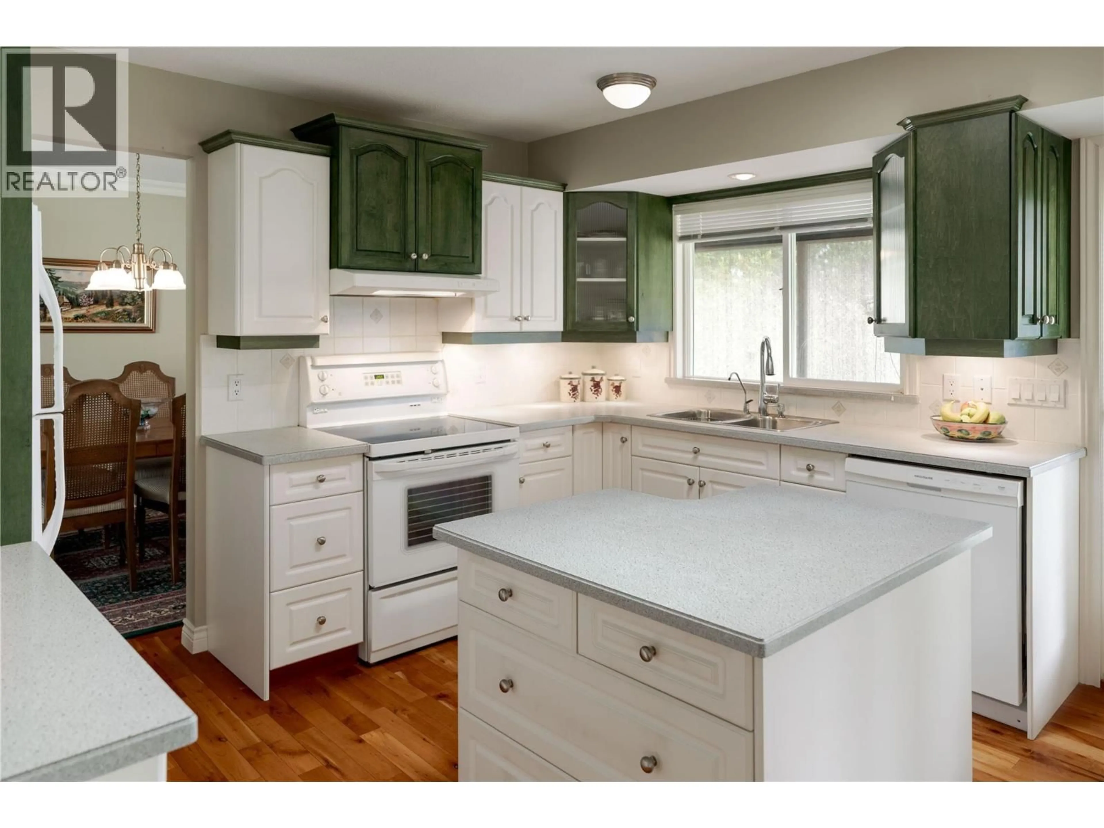 Standard kitchen, unknown for 3942 SUNCREST COURT, Kelowna British Columbia V1W4E8